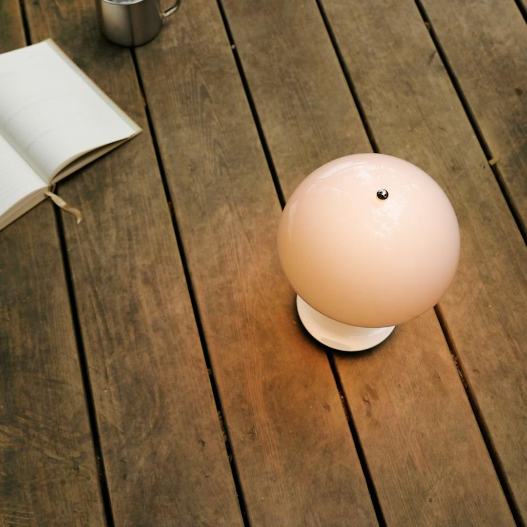 Verner Panton 'Panthella 160' Tragbare Lampe für Louis Poulsen in Opal Blassrosa (Skandinavische Moderne) im Angebot