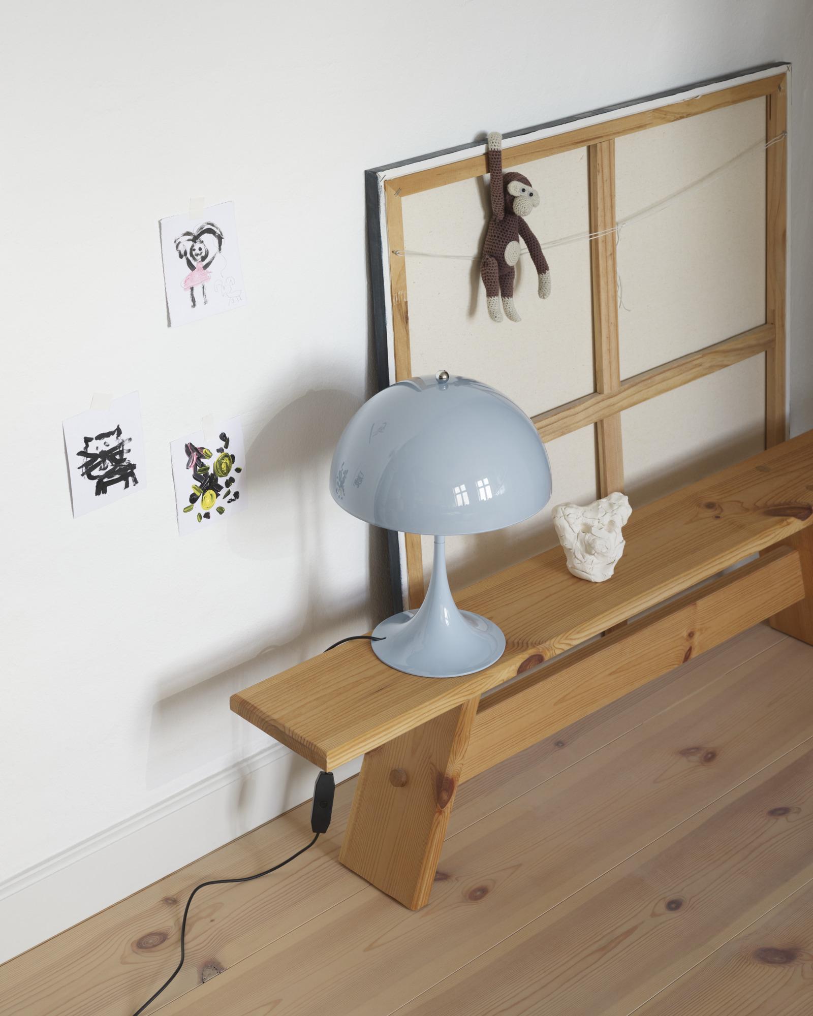 Mid-Century Modern Lampe à poser portable 'Panthella 250' en bleu pâle de Verner Panton pour Louis Poulsen en vente