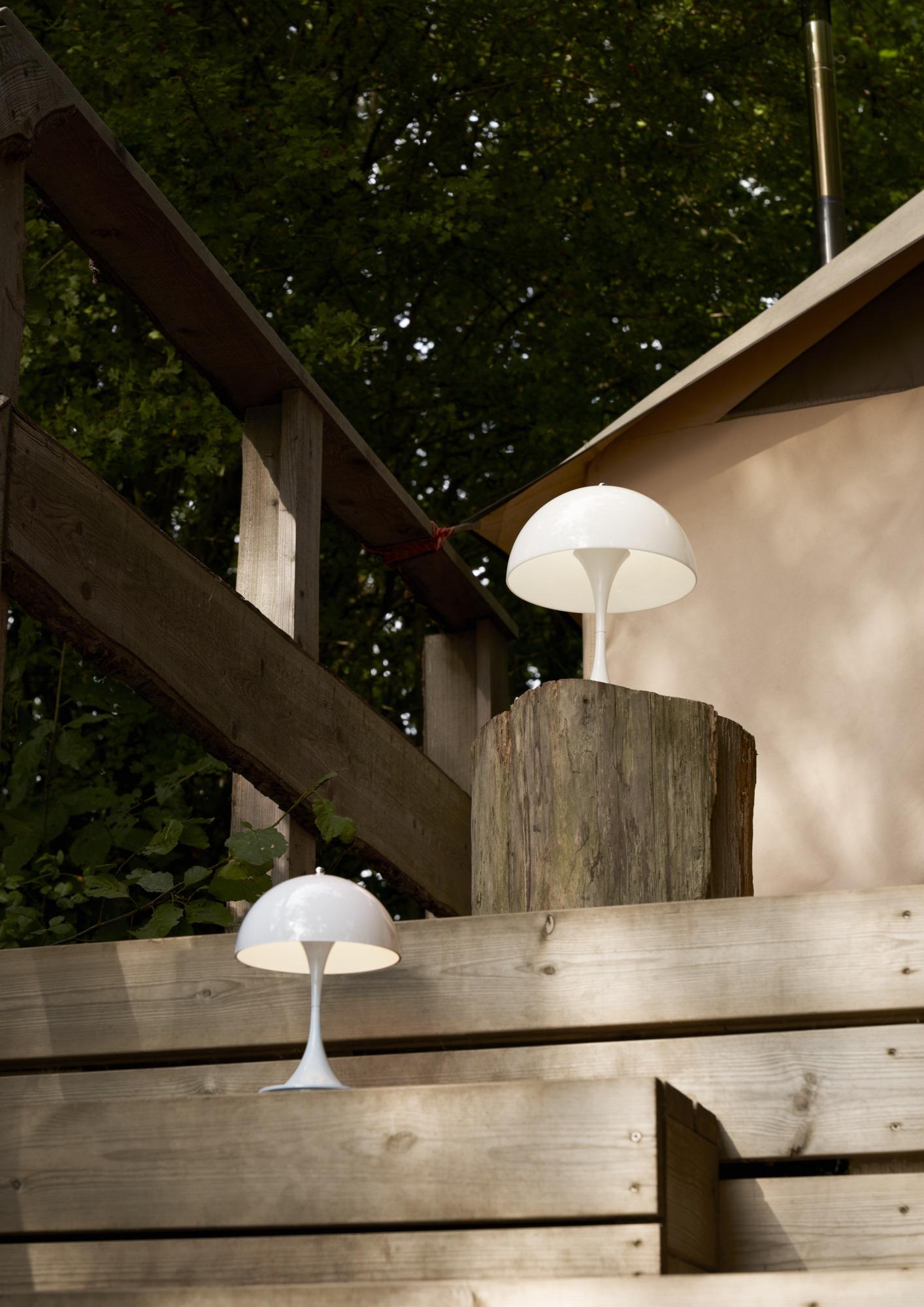 Verner Panton 'Panthella 250' Portable Table Lamp in White for Louis Poulsen For Sale 2