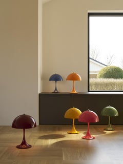 Lampada da tavolo portatile 'Panthella 250' di Verner Panton in giallo per Louis Poulsen