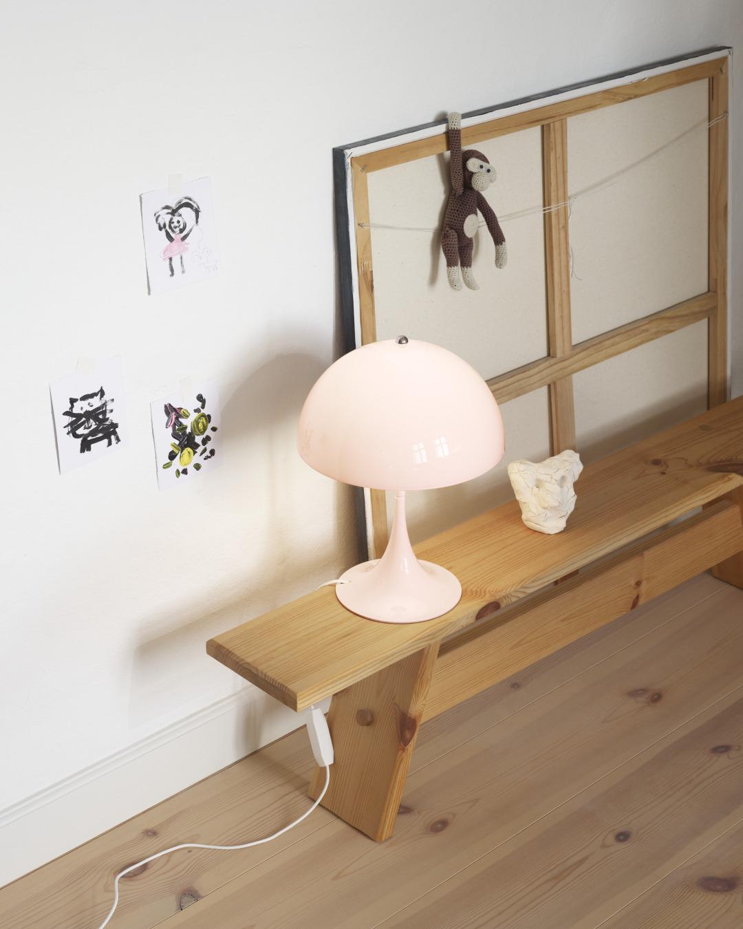 Verner Panton 'Panthella 250' Table Lamp for Louis Poulsen in Opal Pale Rose.

The 'Panthella 250' LED table lamp uses Verner Panton's original drawings to produce an organically shaped lamp with an opal acrylic shade. The Panthella table lamp,