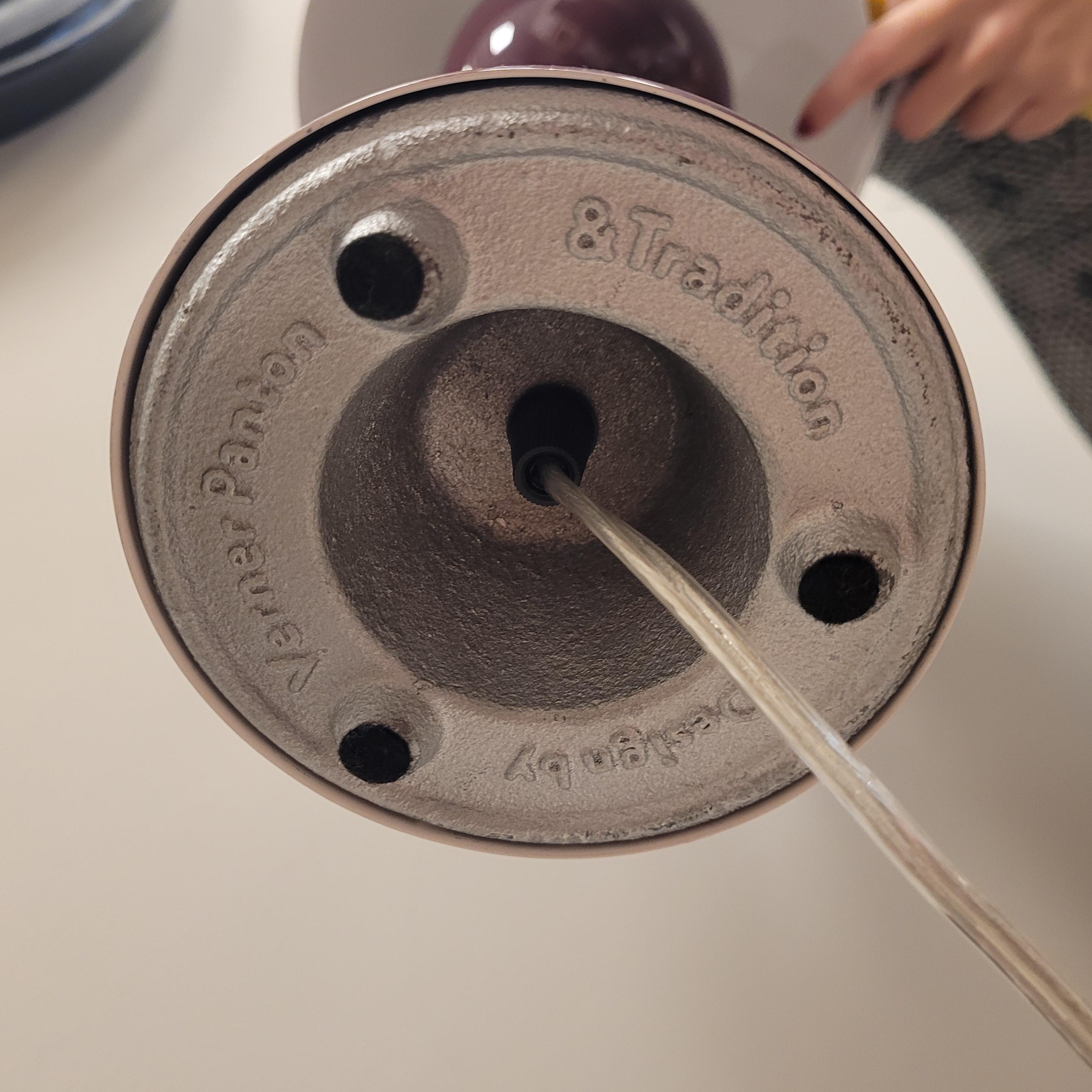 Verner Panton Panthella  Lámpara de mesa burdeos firmada en venta 3