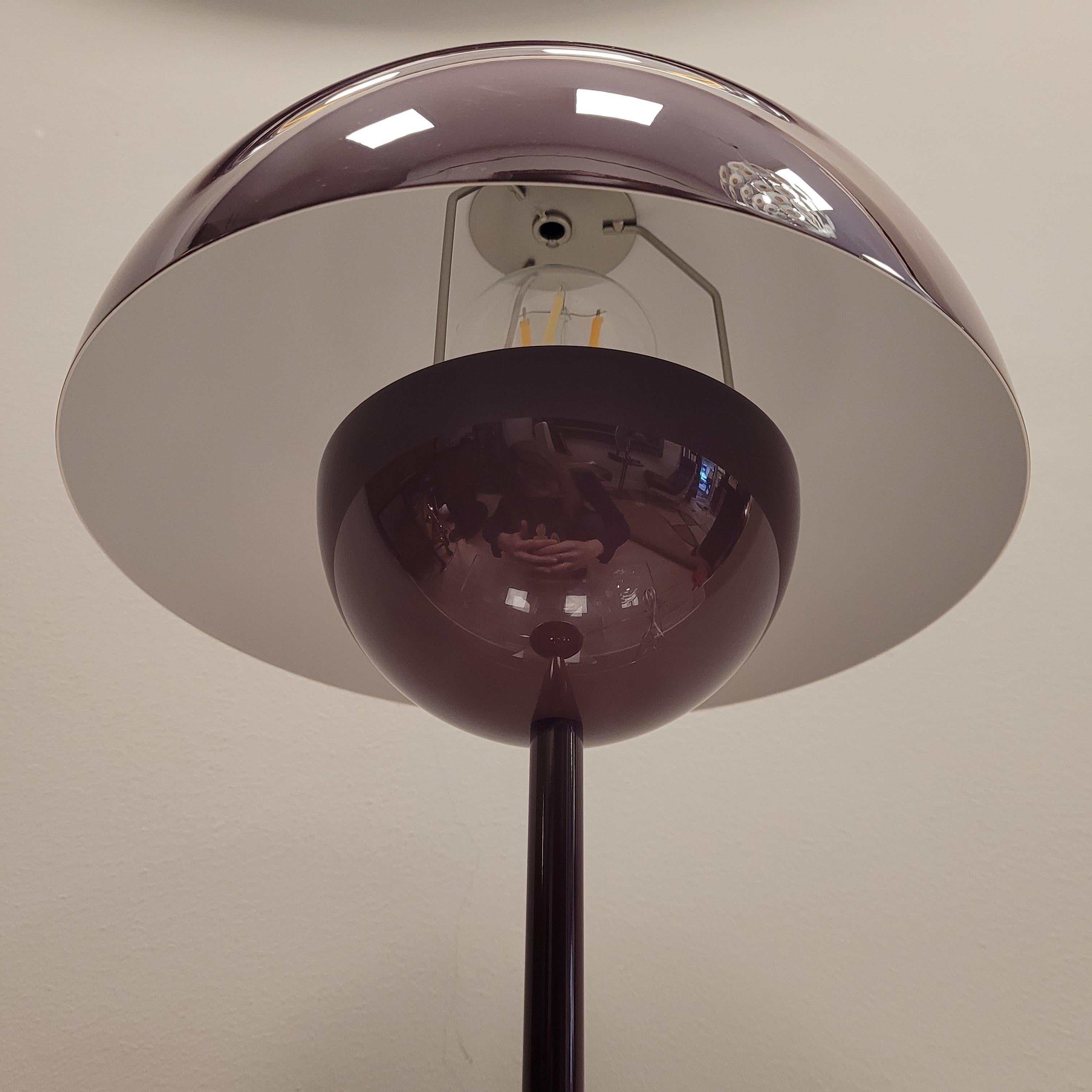 Verner Panton Panthella  Burgundy Table lamp signed For Sale 8