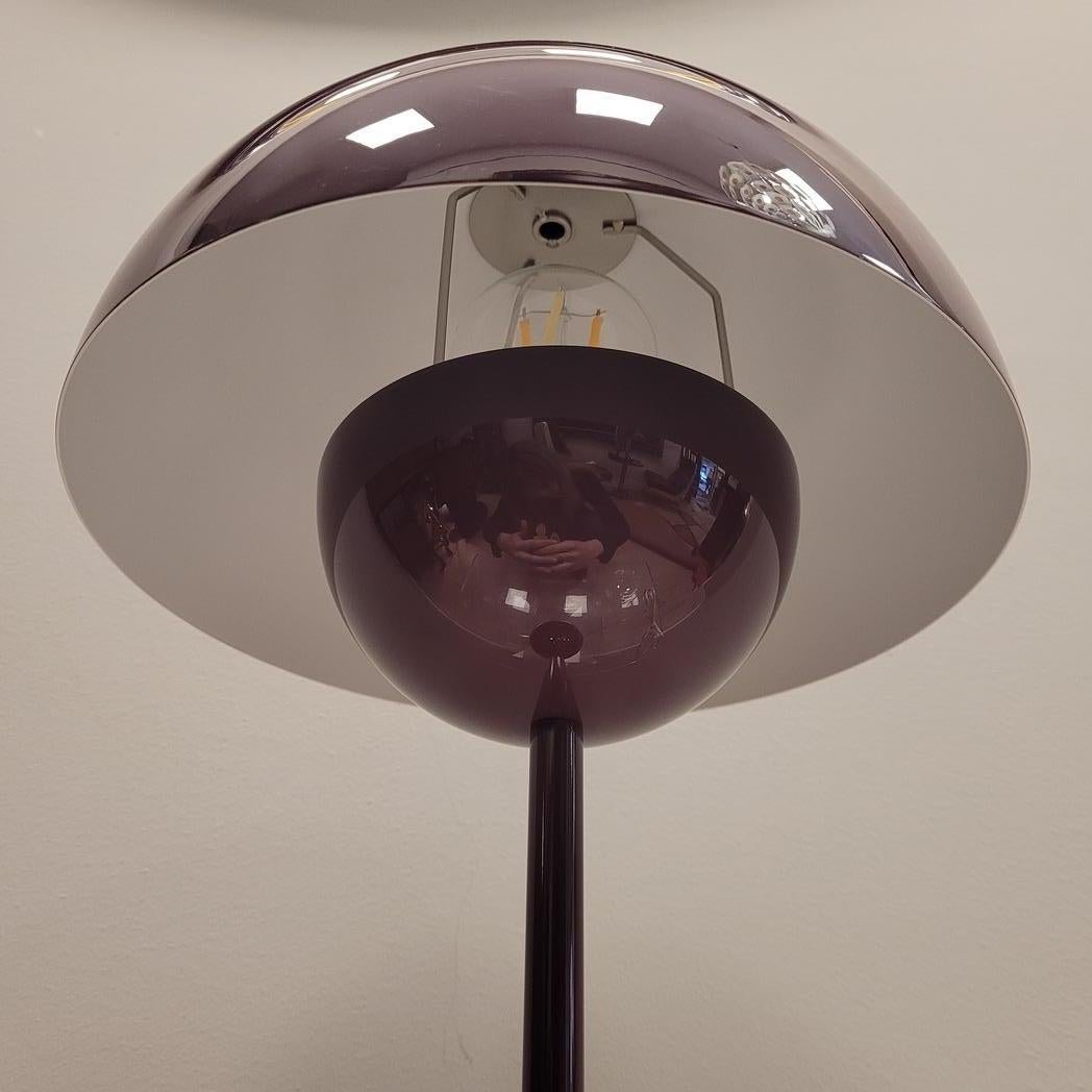 Verner Panton Panthella  Lámpara de mesa burdeos firmada en venta 10