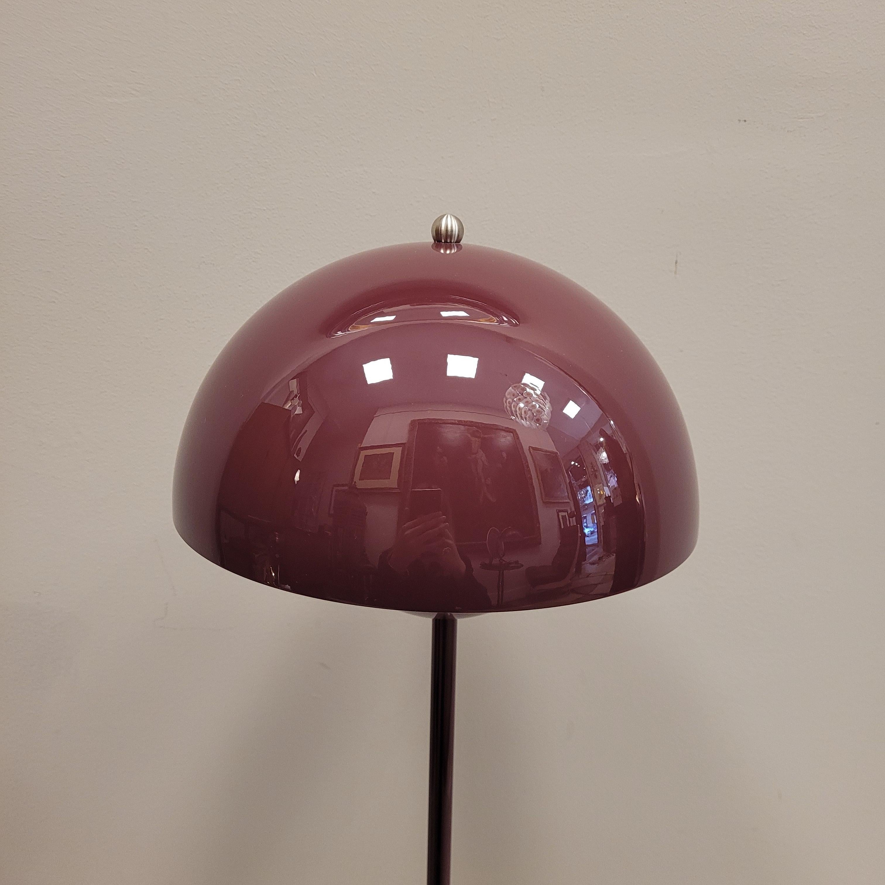 Verner Panton Panthella  Lámpara de mesa burdeos firmada Danés en venta
