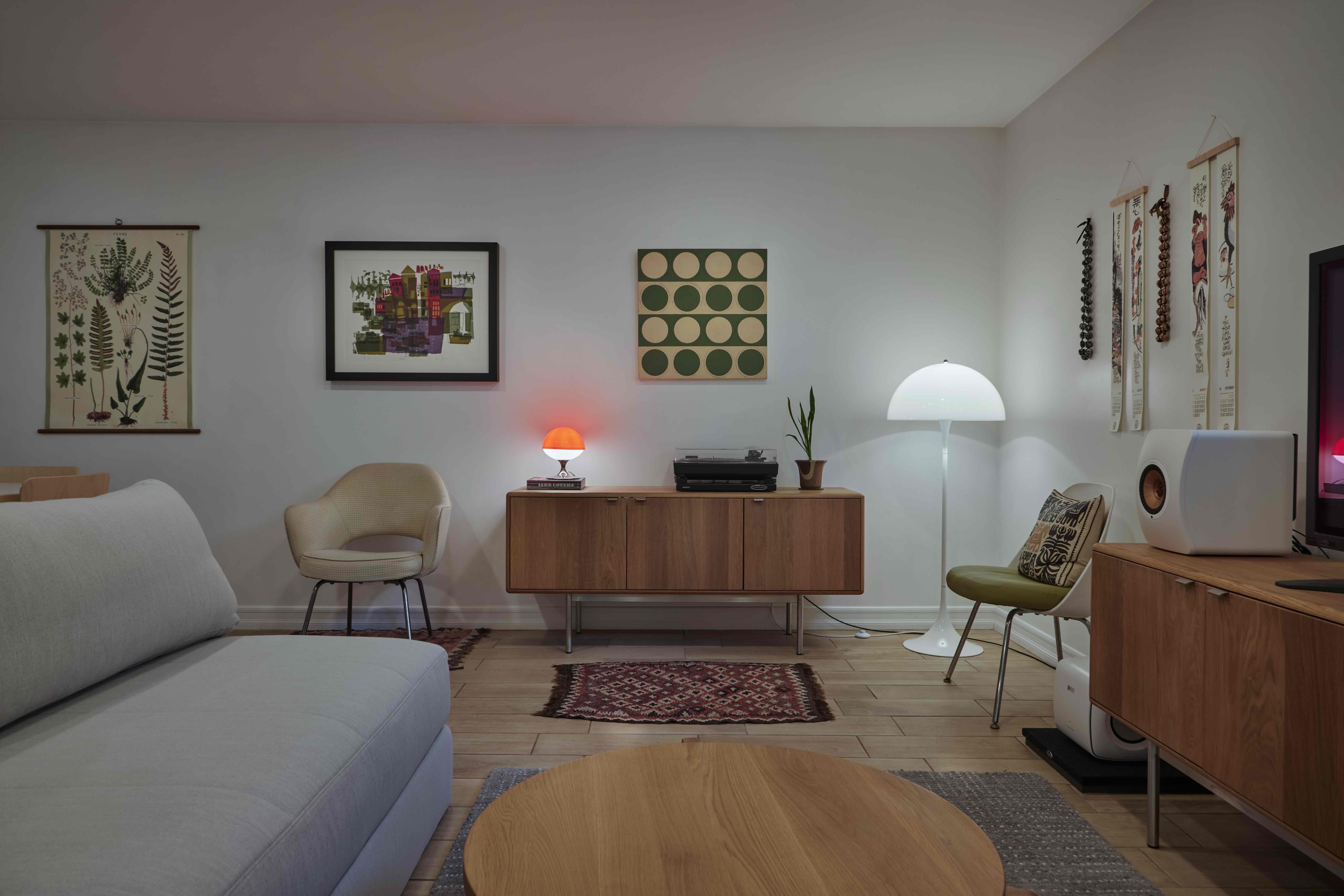 Verner Panton 'Panthella' White Floor Lamp for Louis Poulsen For Sale 2