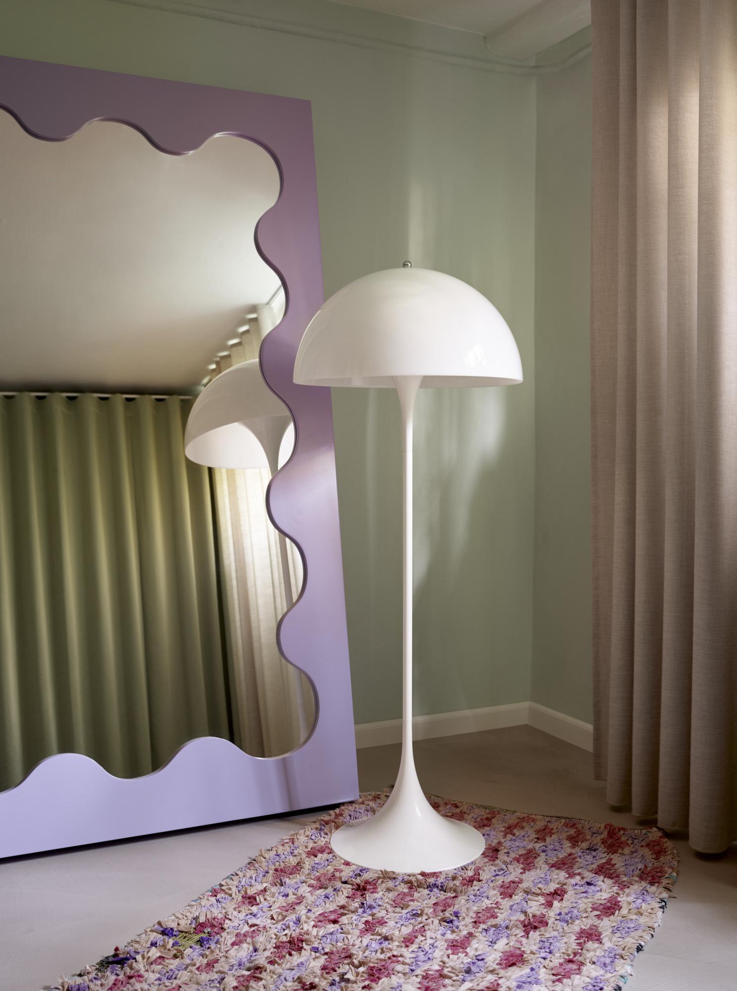 Scandinavian Modern Verner Panton 'Panthella' White Floor Lamp for Louis Poulsen For Sale