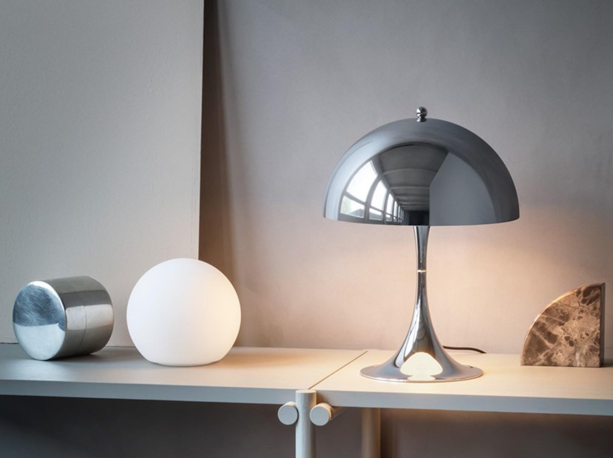 Verner Panton 'Panthella 250' LED Table Lamp in Black for Louis Poulsen For Sale 7