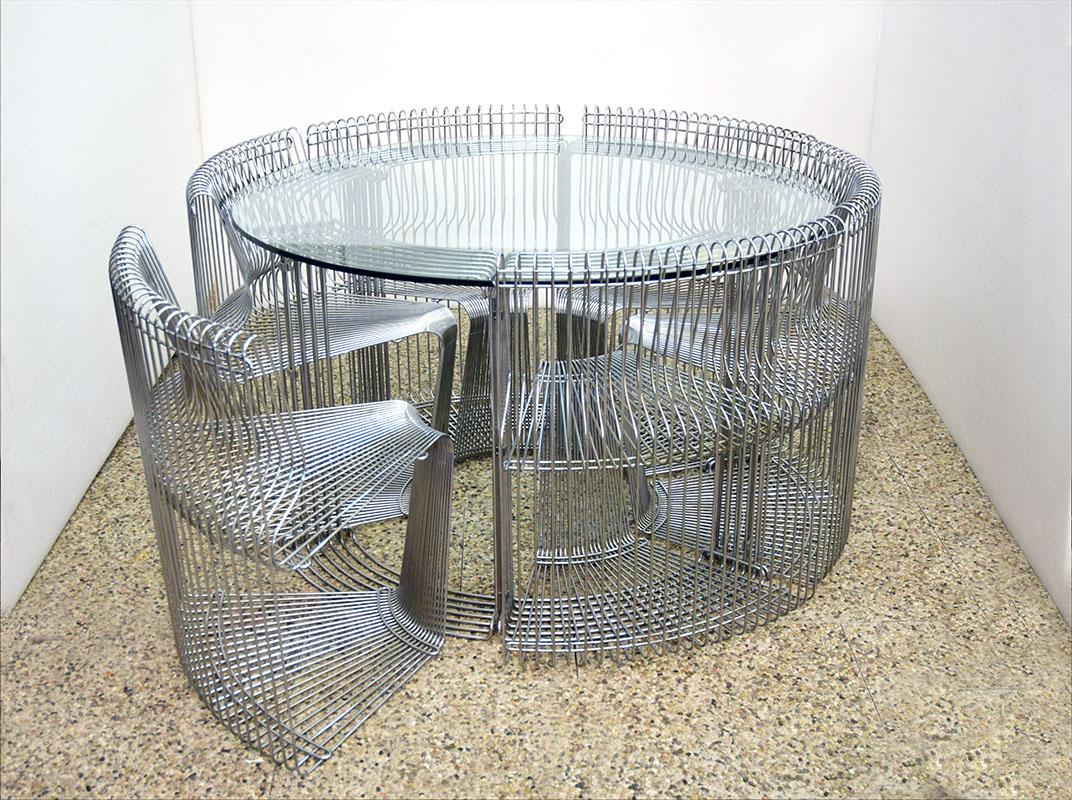Tisch und Stühle von Verner Panton Pantonova für Fritz Hansen, 1970er Jahre (Metall) im Angebot