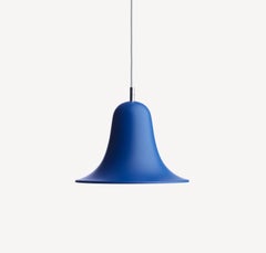 Verner Panton Pantop Ø23 Pendelleuchte in Classic Blue.