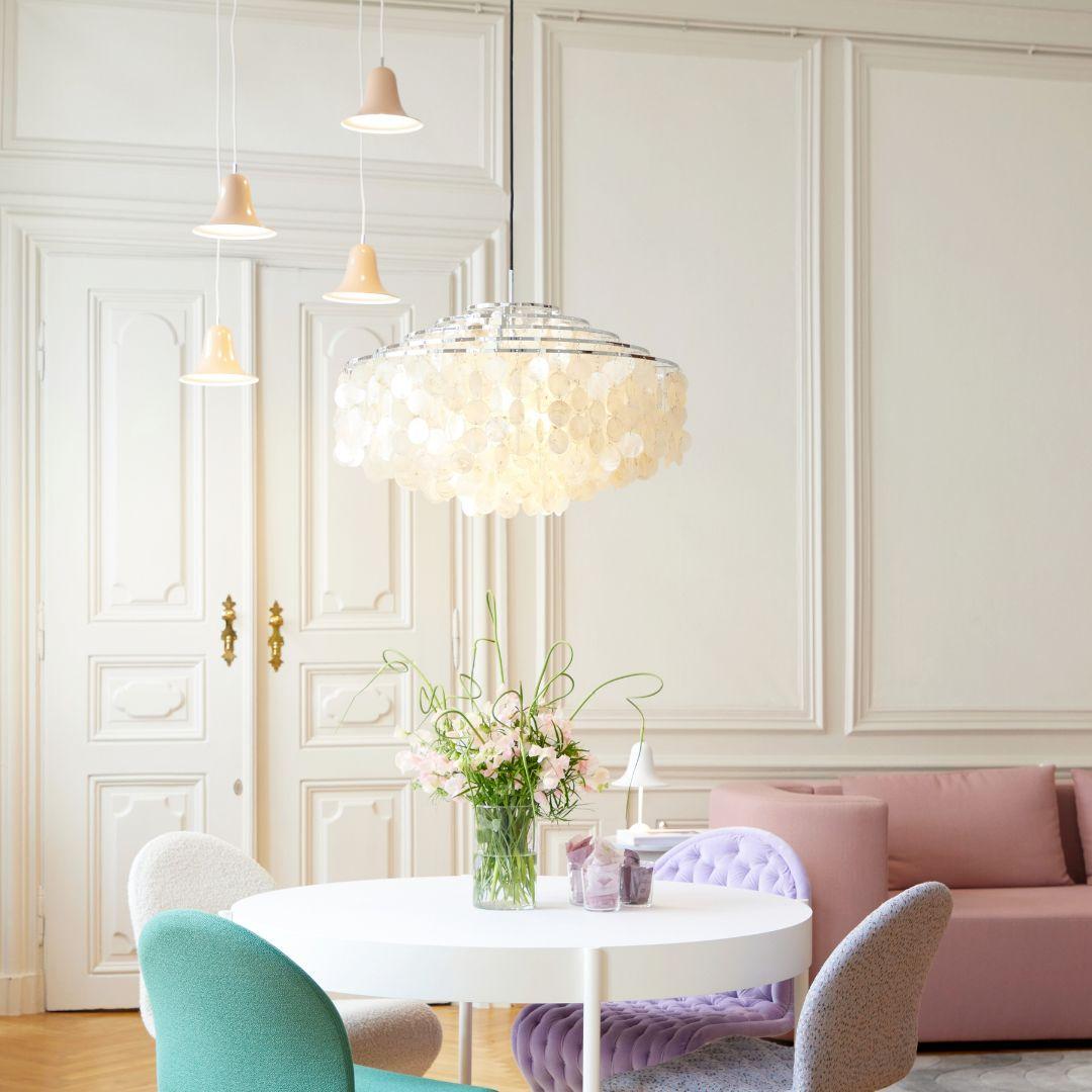 Lampe suspendue 'Pantop' de Verner Panton en métal et rose poussiéreux brillant pour Verpan

Verner Panton était l'un des designers de meubles et d'intérieurs modernes les plus légendaires du Danemark. Son expérimentation innovante de nouveaux