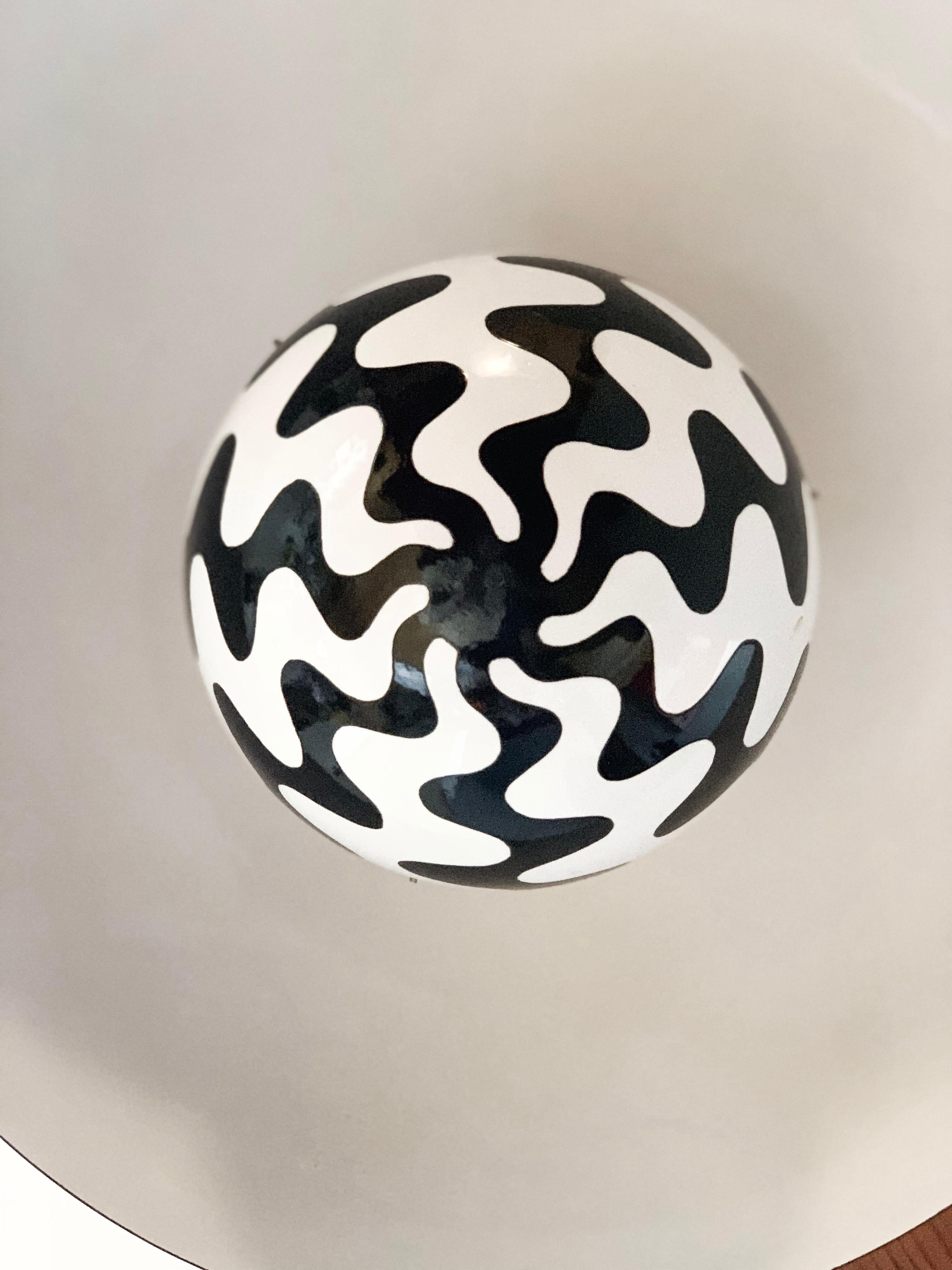 Extremely rare large scale Verner Panton black white flowerpot pendant chandelier . Produced for only one season, 1969-1970. Stunning piece.
