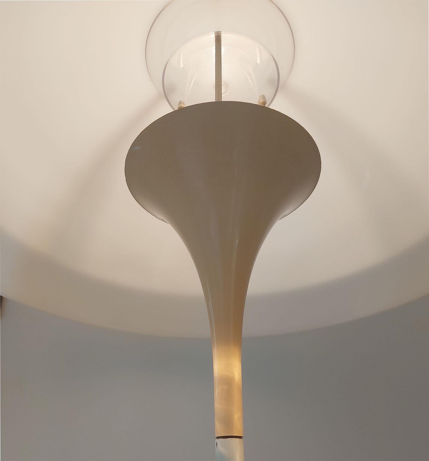 Verner Panton Vintage White Panthella Floor Lamp, Louis Poulsen, Denmark, 1971 In Good Condition For Sale In Milano, IT