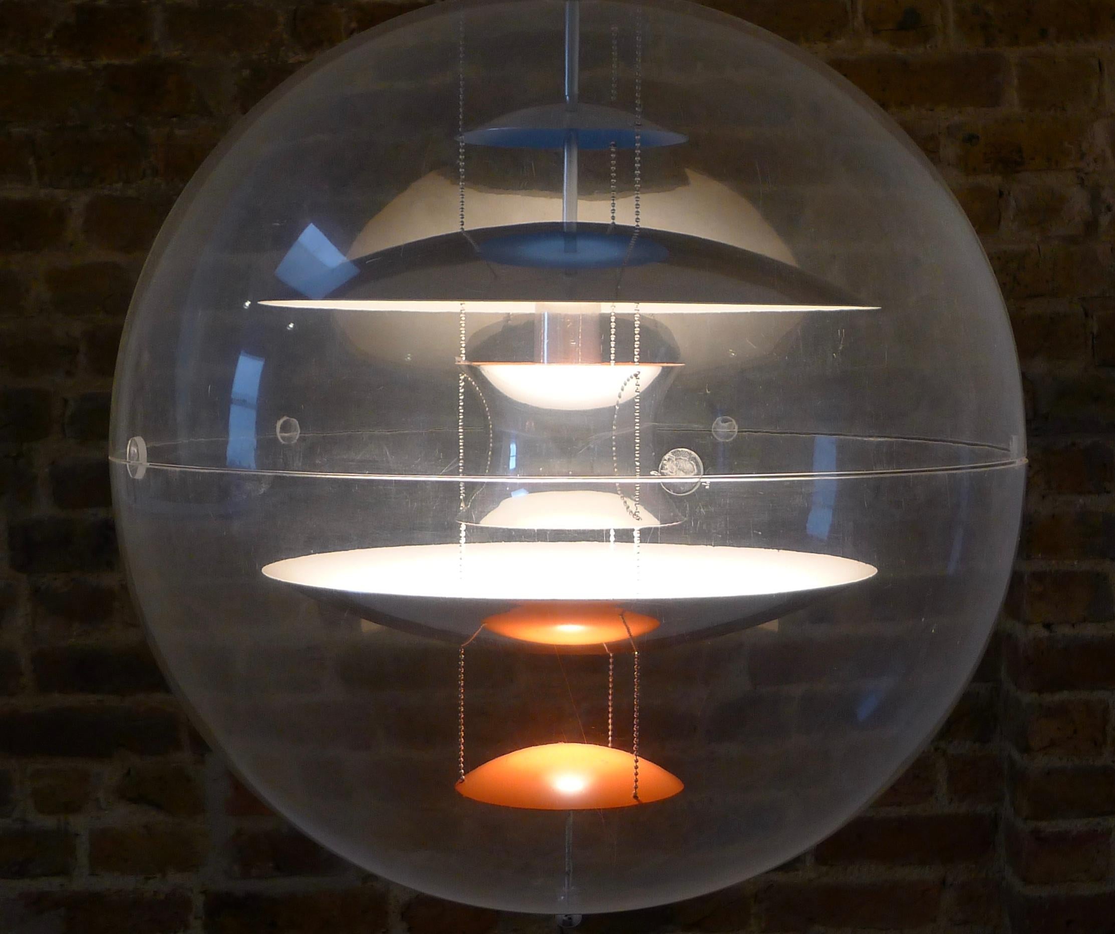 Verner Panton for Louis Poulsen, Denmark, 1960s . An early production VP Globe lamp of Perspex and lacquered steel.
Never re-issued in this 60cm size this lamp is from the original production run in the 1960s. 

Some light scratching on the