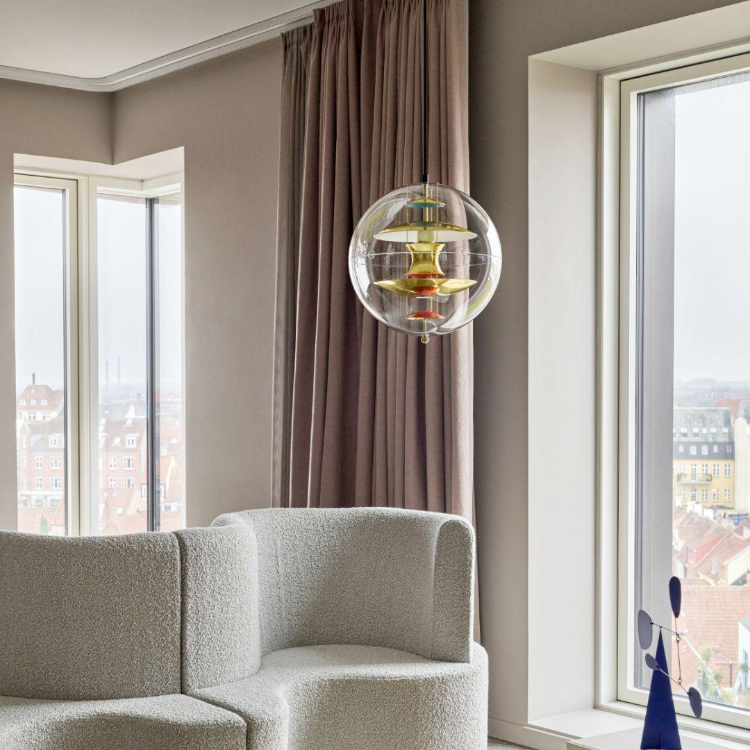 Mid-Century Modern Lampe suspendue VP Globe de Verner Panton en laiton, aluminium et acrylique pour Verpan en vente