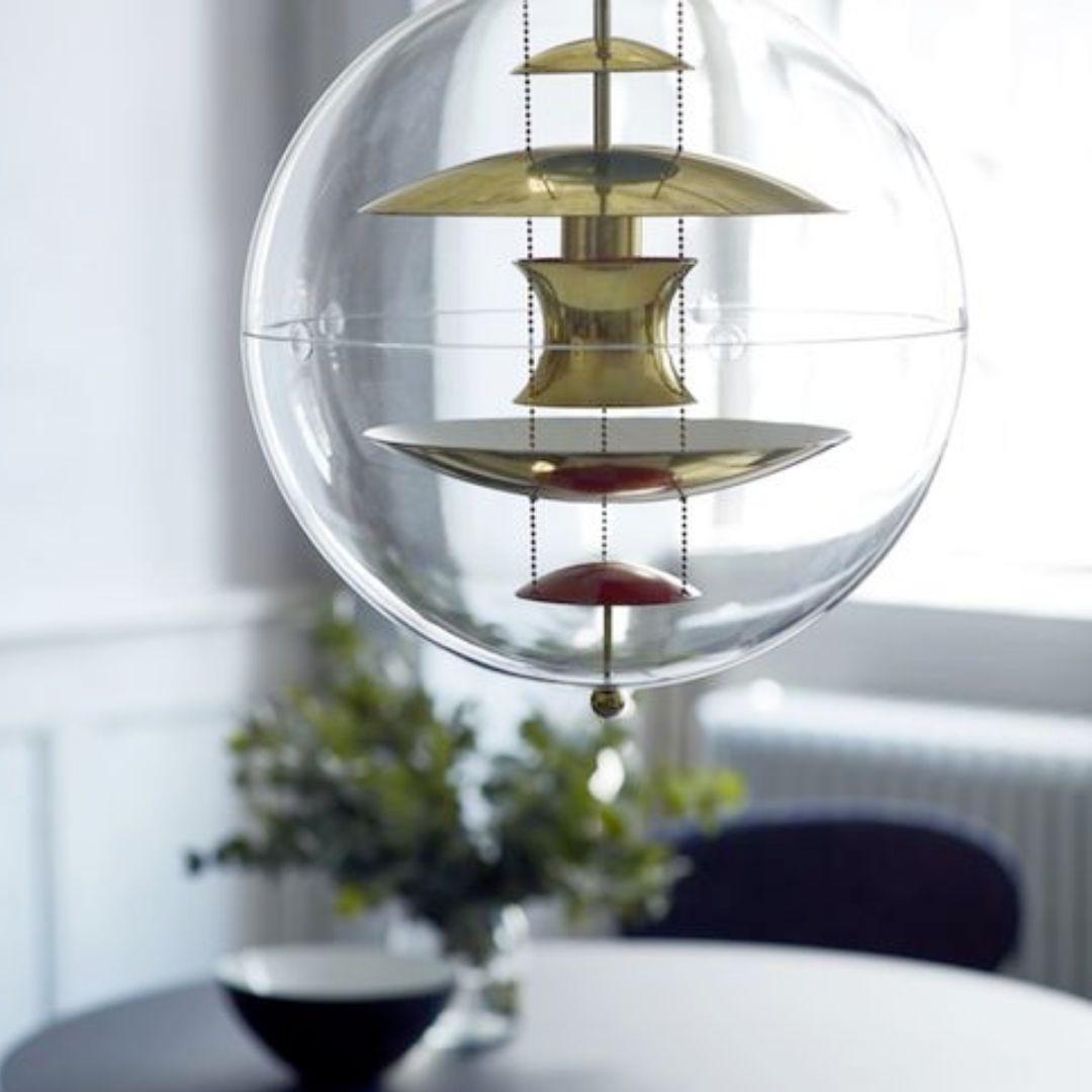 Plaqué Lampe suspendue VP Globe de Verner Panton en laiton, aluminium et acrylique pour Verpan en vente