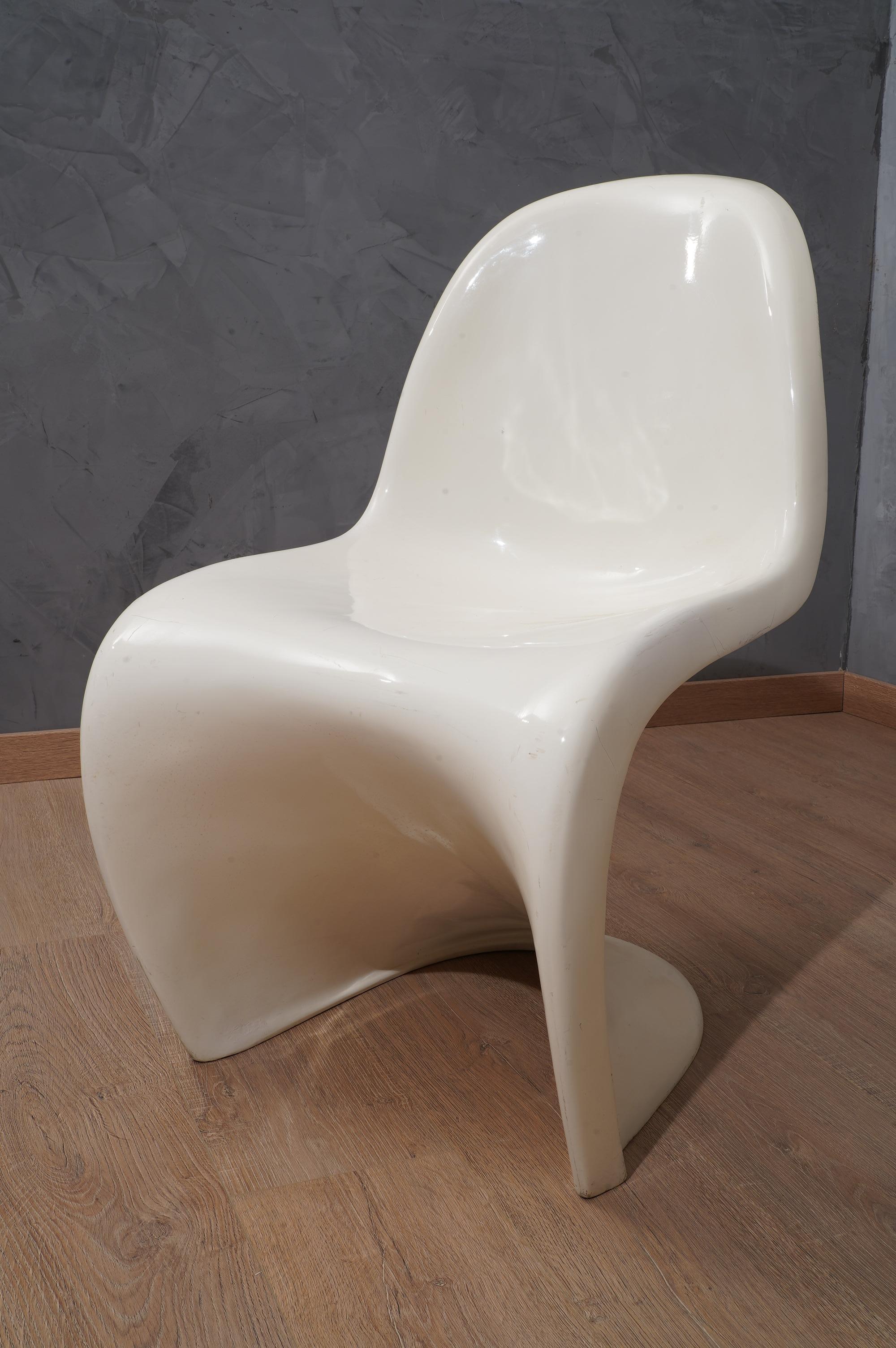 Verner Panton White Chairs, 1960 2