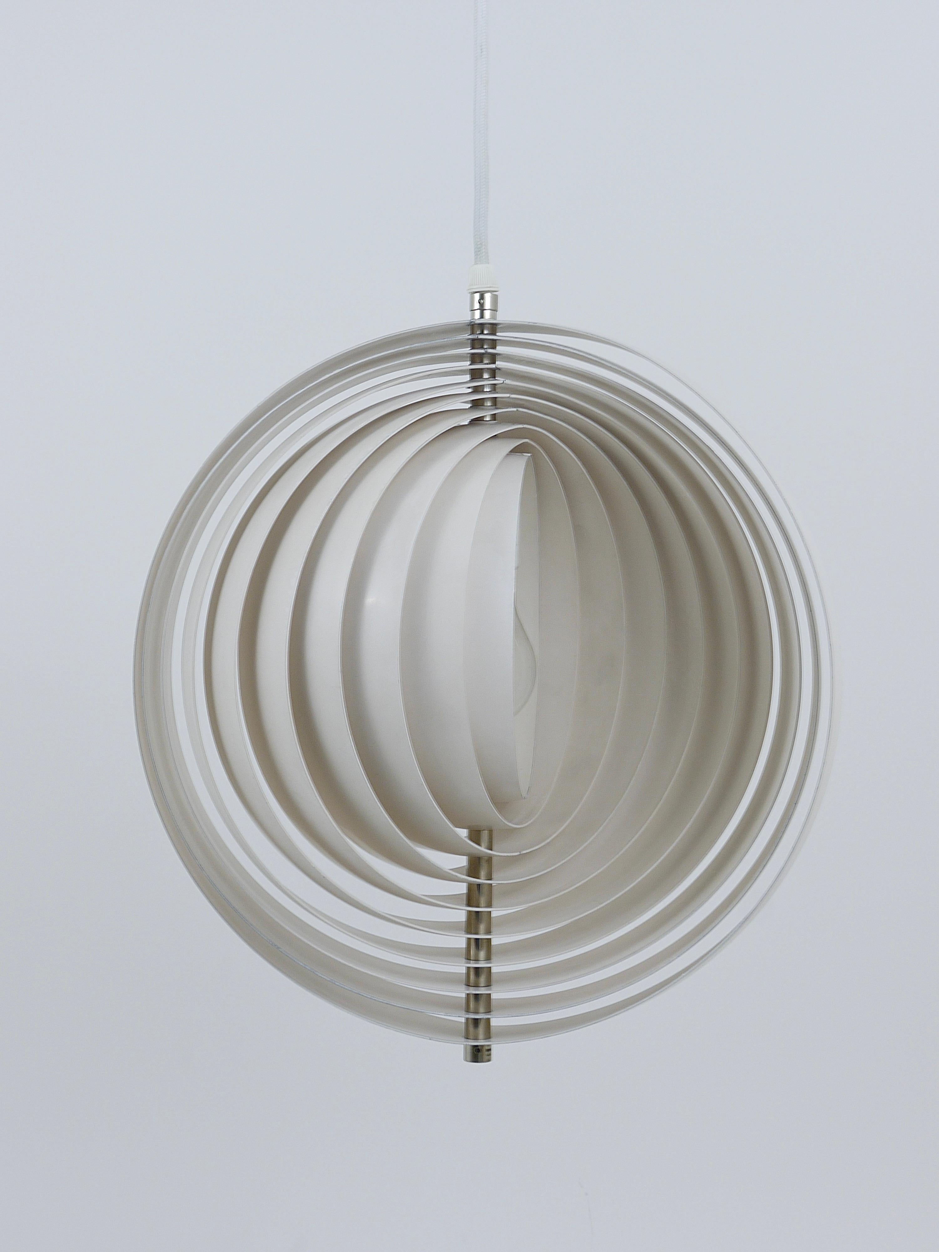 Verner Panton White Moon Lamp Visor Lamp, Op-Art, Louis Poulsen, Denmark, 1960s For Sale 5
