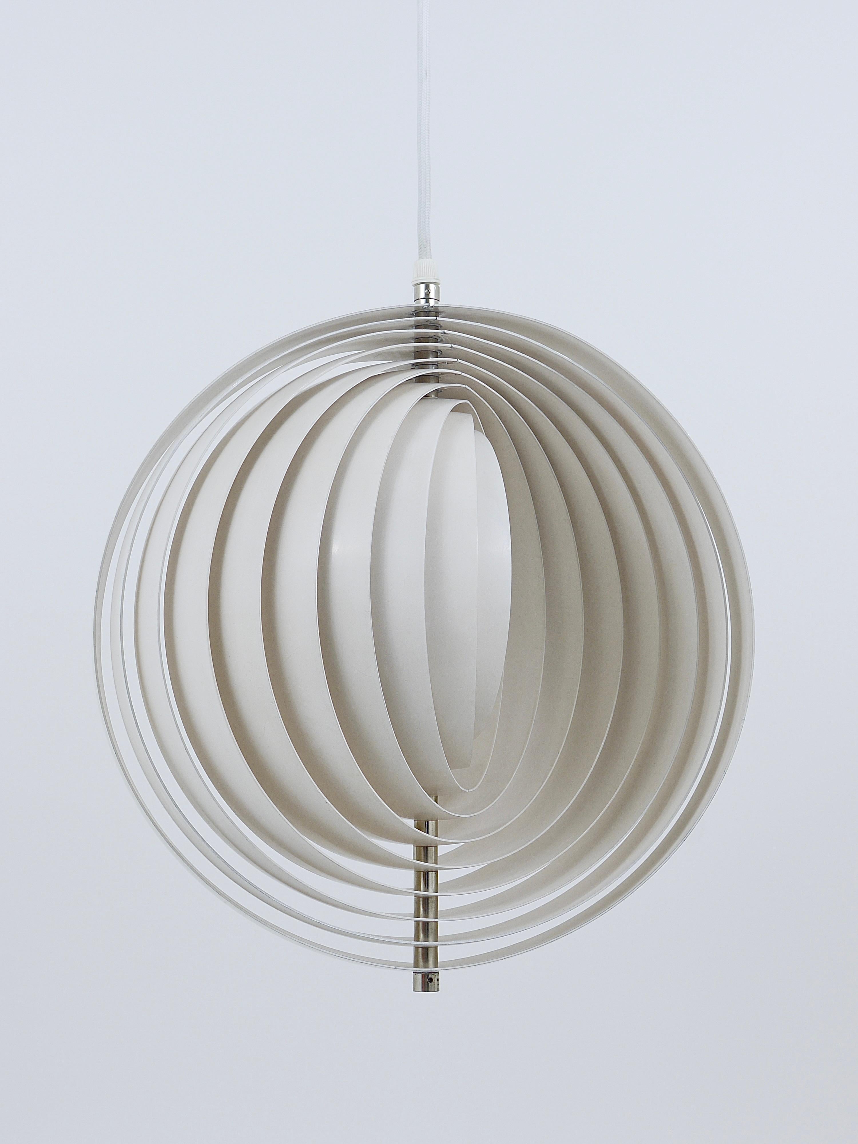 Verner Panton White Moon Lamp Visor Lamp, Op-Art, Louis Poulsen, Denmark, 1960s For Sale 6