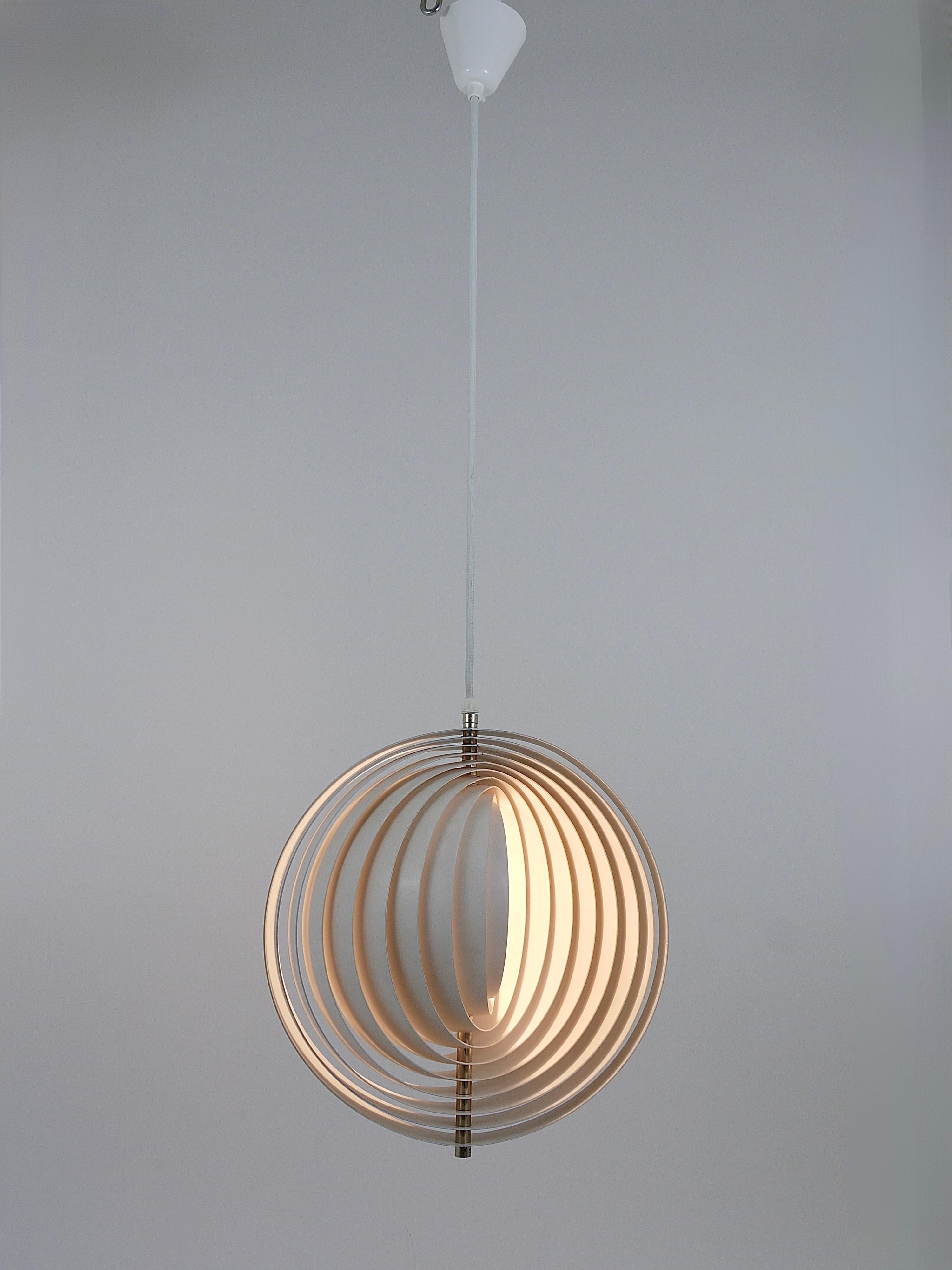 Verner Panton White Moon Lamp Visor Lamp, Op-Art, Louis Poulsen, Denmark, 1960s For Sale 8