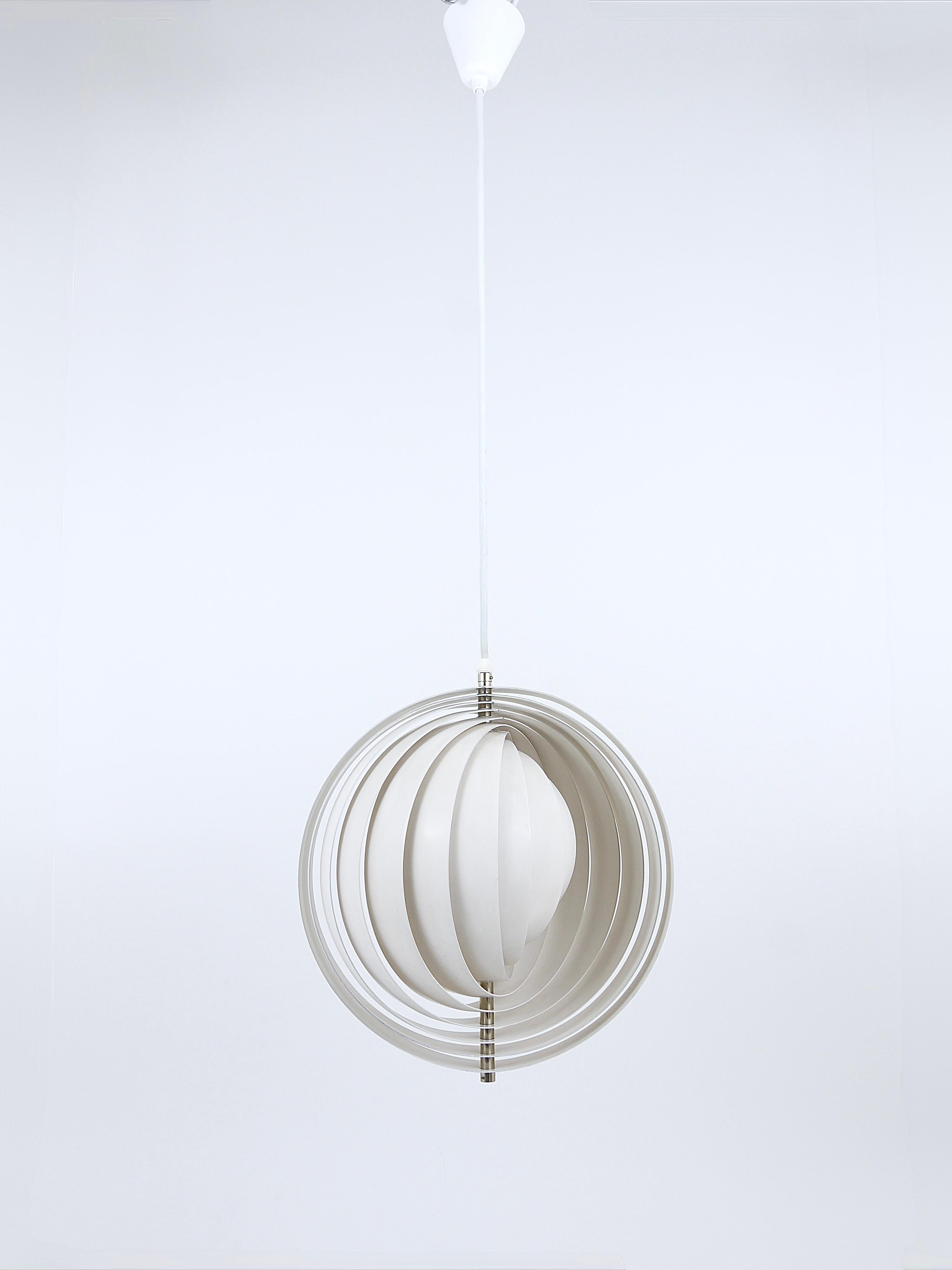 Danish Verner Panton White Moon Lamp Visor Lamp, Op-Art, Louis Poulsen, Denmark, 1960s For Sale