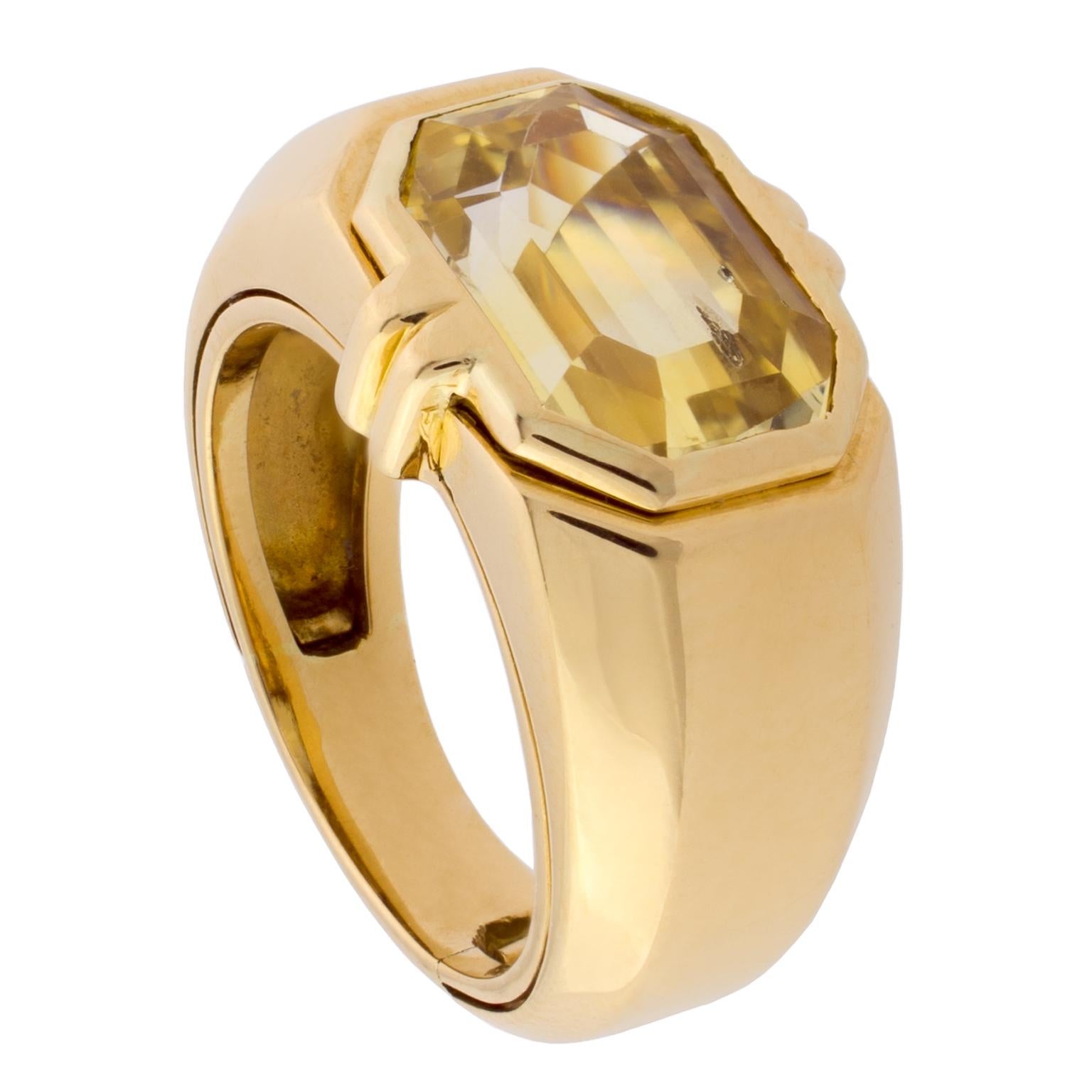 Verney 18K Gold and Yellow Sapphire Ring For Sale