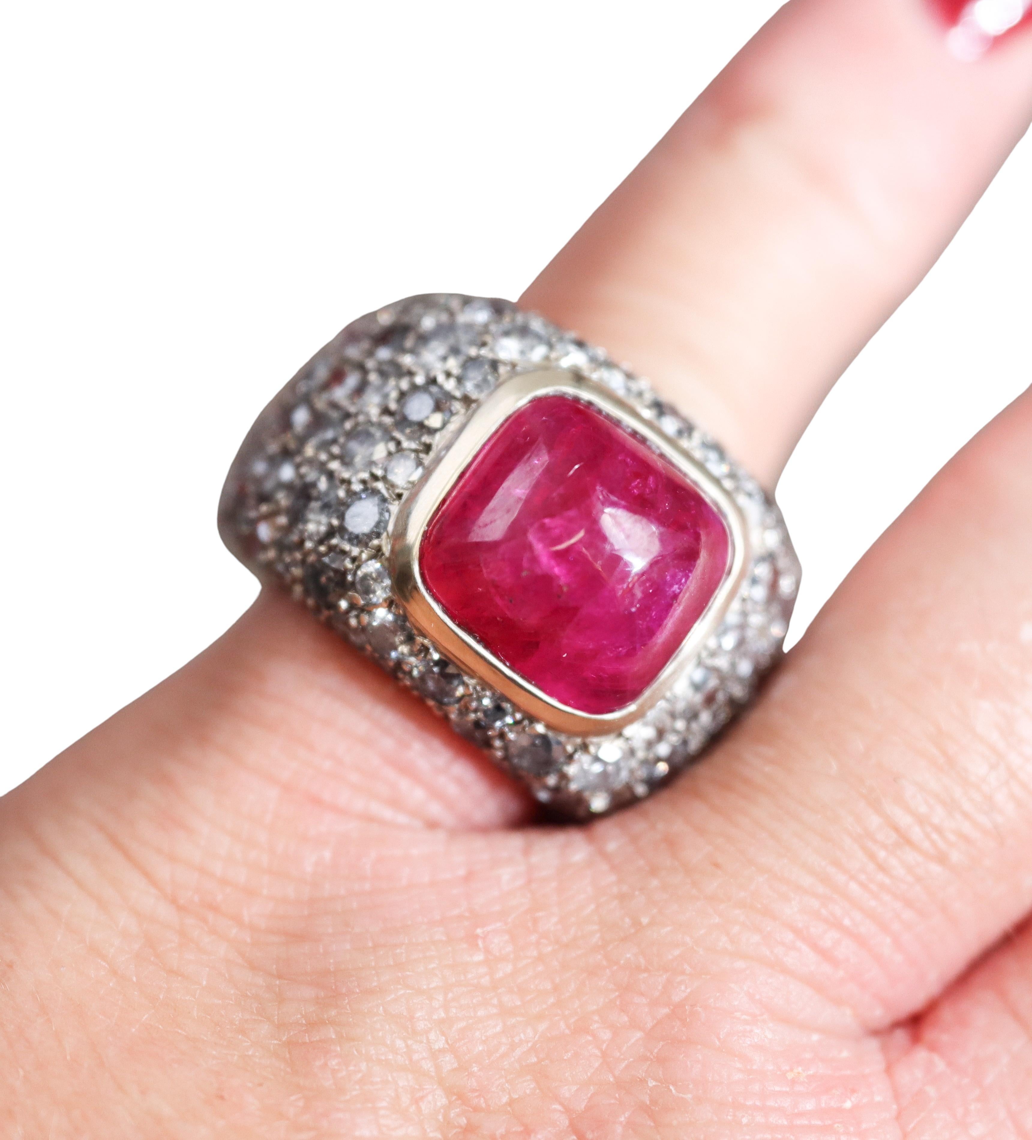 Women's Verney Paris Gold 14 Carat Ruby Diamond Ring For Sale