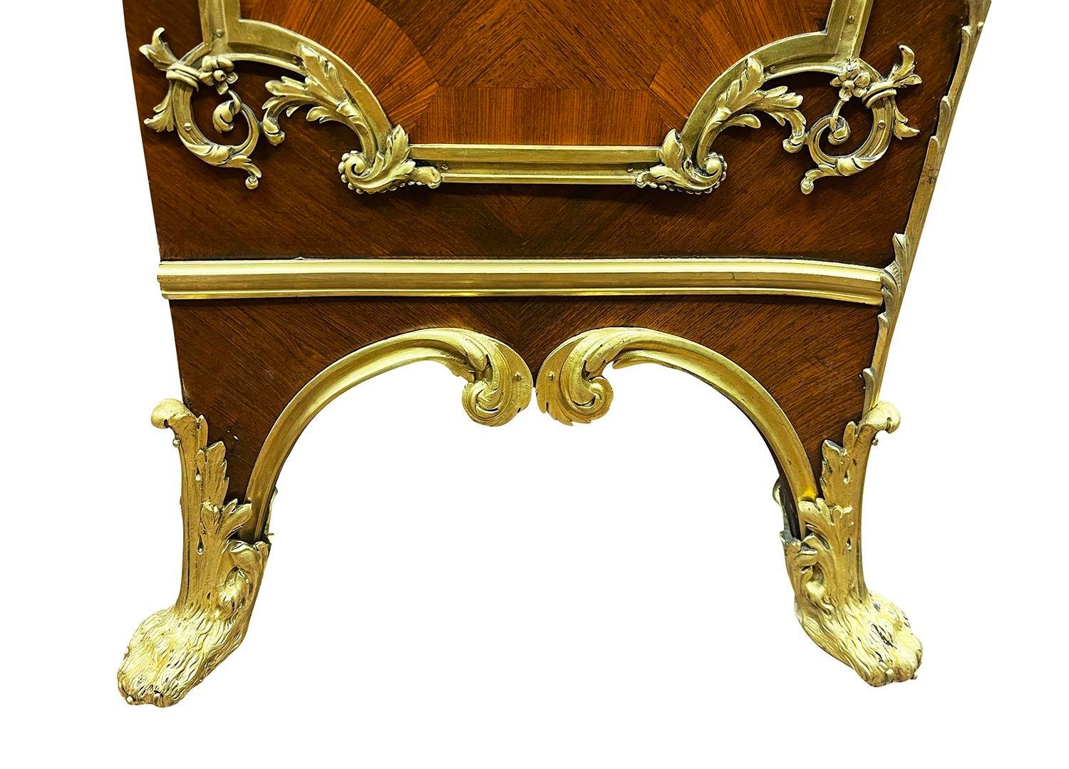 Cabinet d'appoint de style Louis XVI, Vernis Martin, 19e siècle, attribué à A Link en vente 2