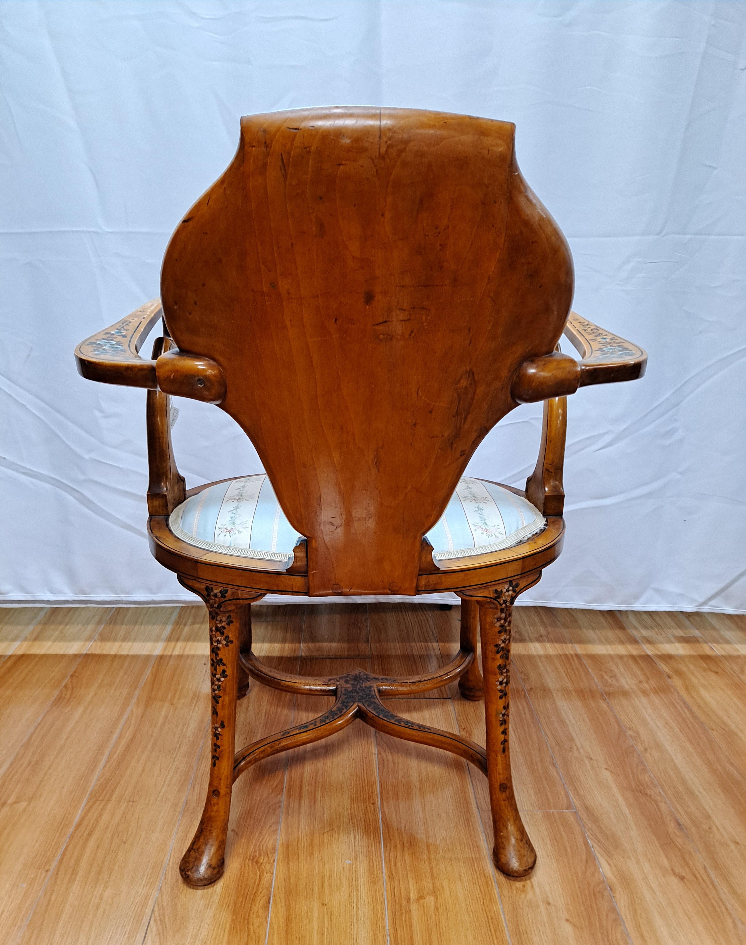 Handgemalter Sessel im Stil von Martine im Angebot 5