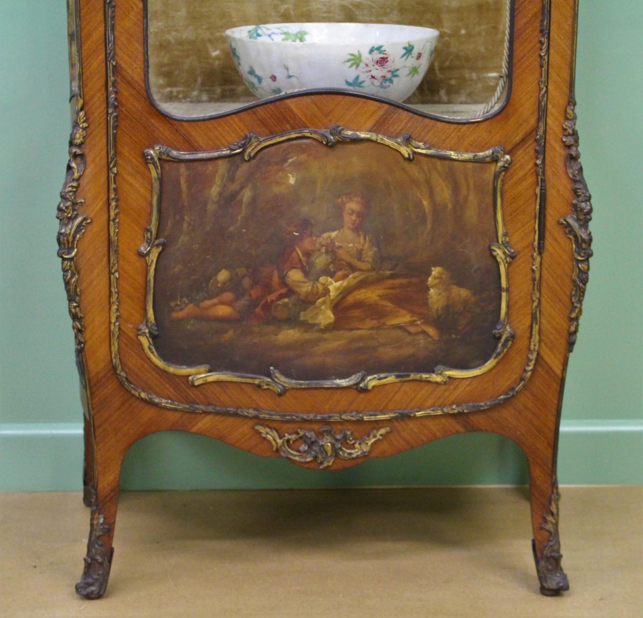 Vernis Martin Decorated French Kingwood Vitrine In Good Condition For Sale In Poling, West Sussex