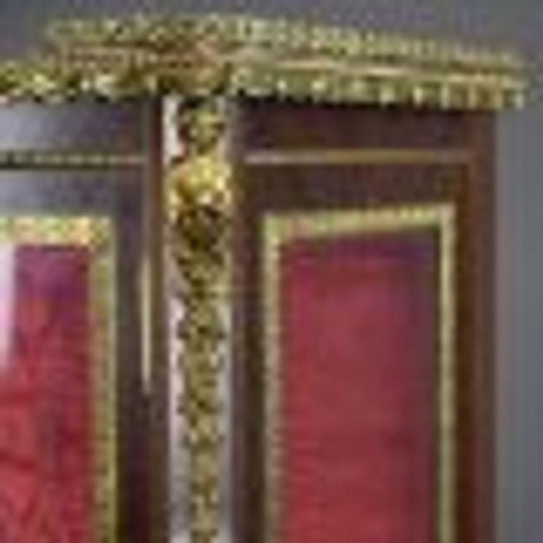 Vernis Martin Display Cabinet by H & L Epstein For Sale 9