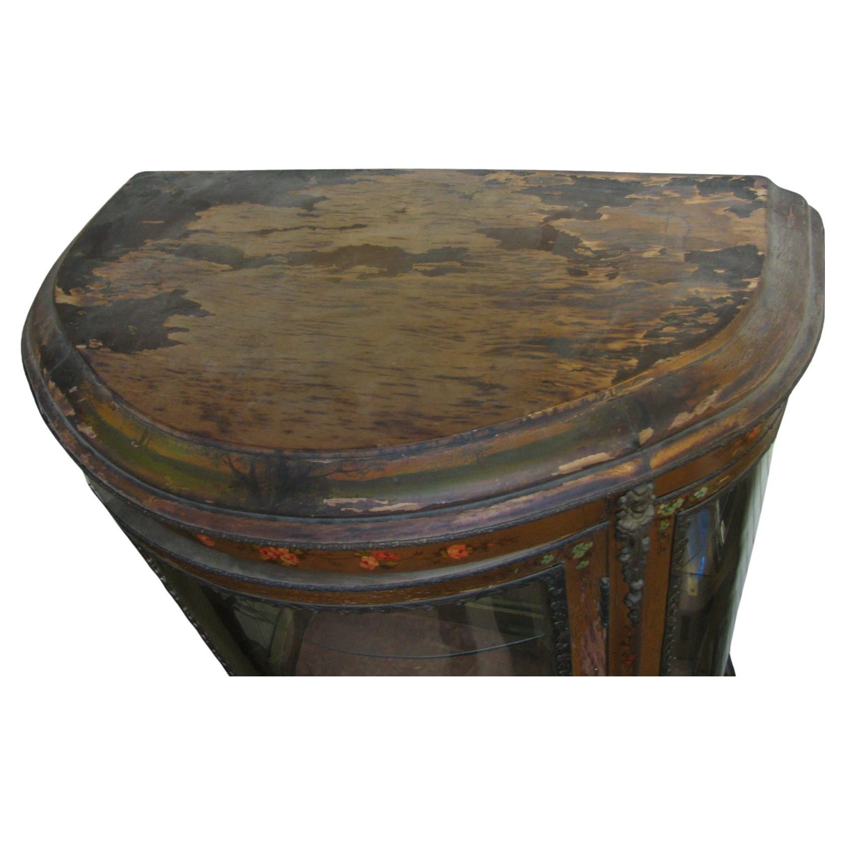 Armadio Curio Francese Vernis Martin Supporti in bronzo e pannelli dipinti a mano In condizioni discrete in vendita a Port Jervis, NY