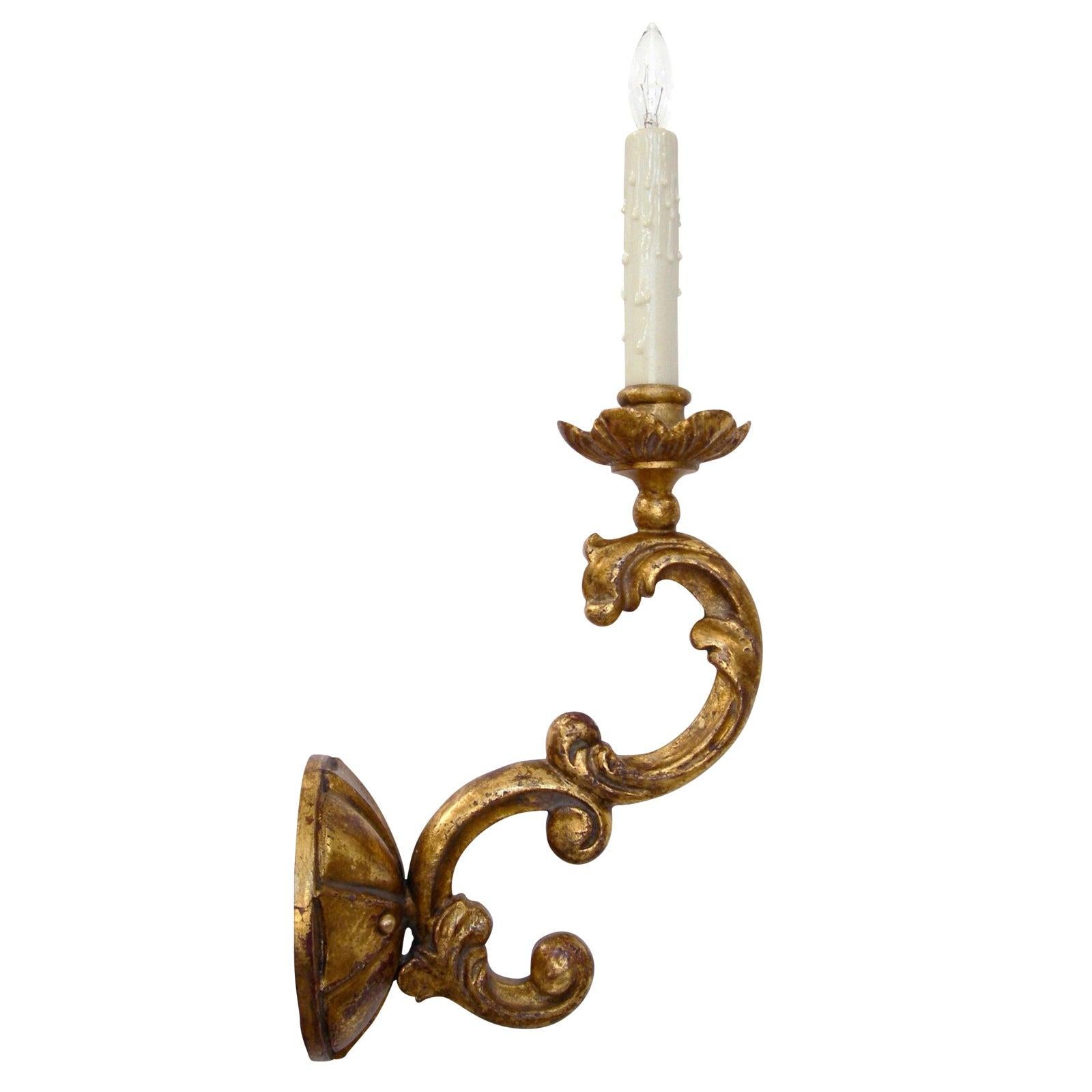 Baroque Applique italienne Verochio à deux bras en bois doré de Randy Esada en vente