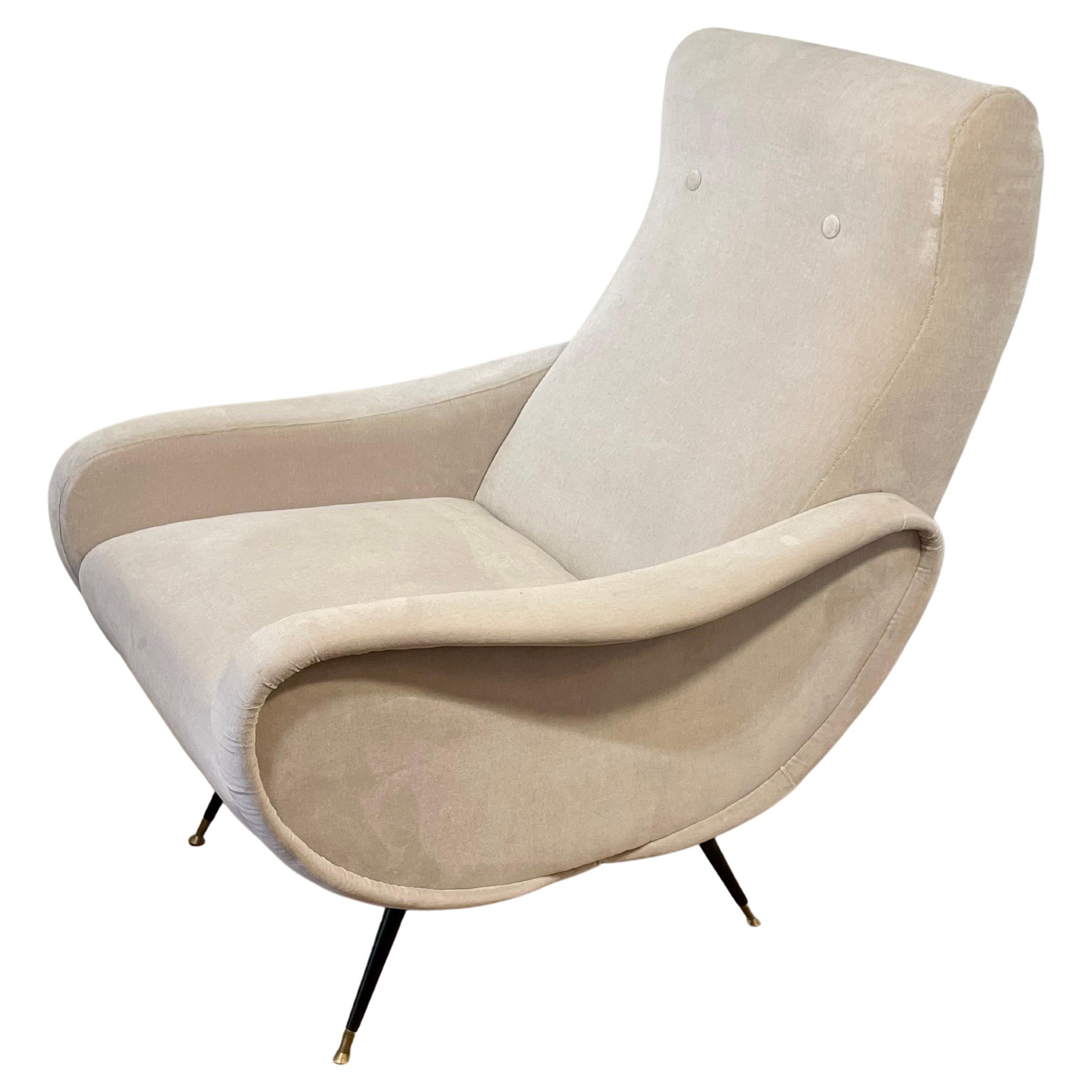 Vintage Marco Zanuso Lady Chair
Tufted and upholstered in Bianco Verona performance velvet by Martyn Lawrence Bullard
Fitted with brass feet and steel legs
In stock as pictured and made to order
COM and COL upholstery availible