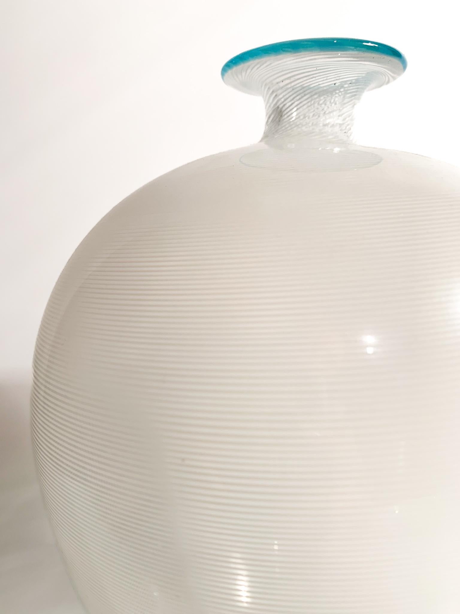 Verre de Murano Vase filigrane modèle Véronèse en verre de Murano par Barovier&Toso, années 1950 en vente