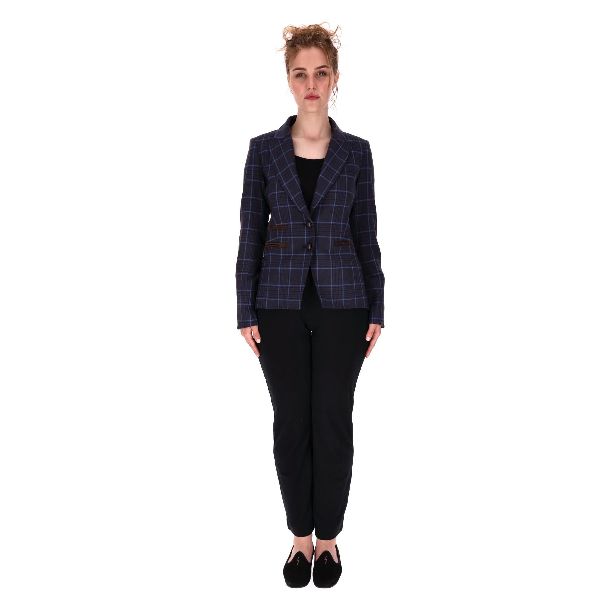 Veronica Beard Wool Blend Plain Check Jacket

Navy blazer with plaid check design and brown leather elbow patches.

Featuring single-breasted style with leather covered buttons and leather trimmed welt pockets. Rrp £500

Size – 2US

Condition – Very