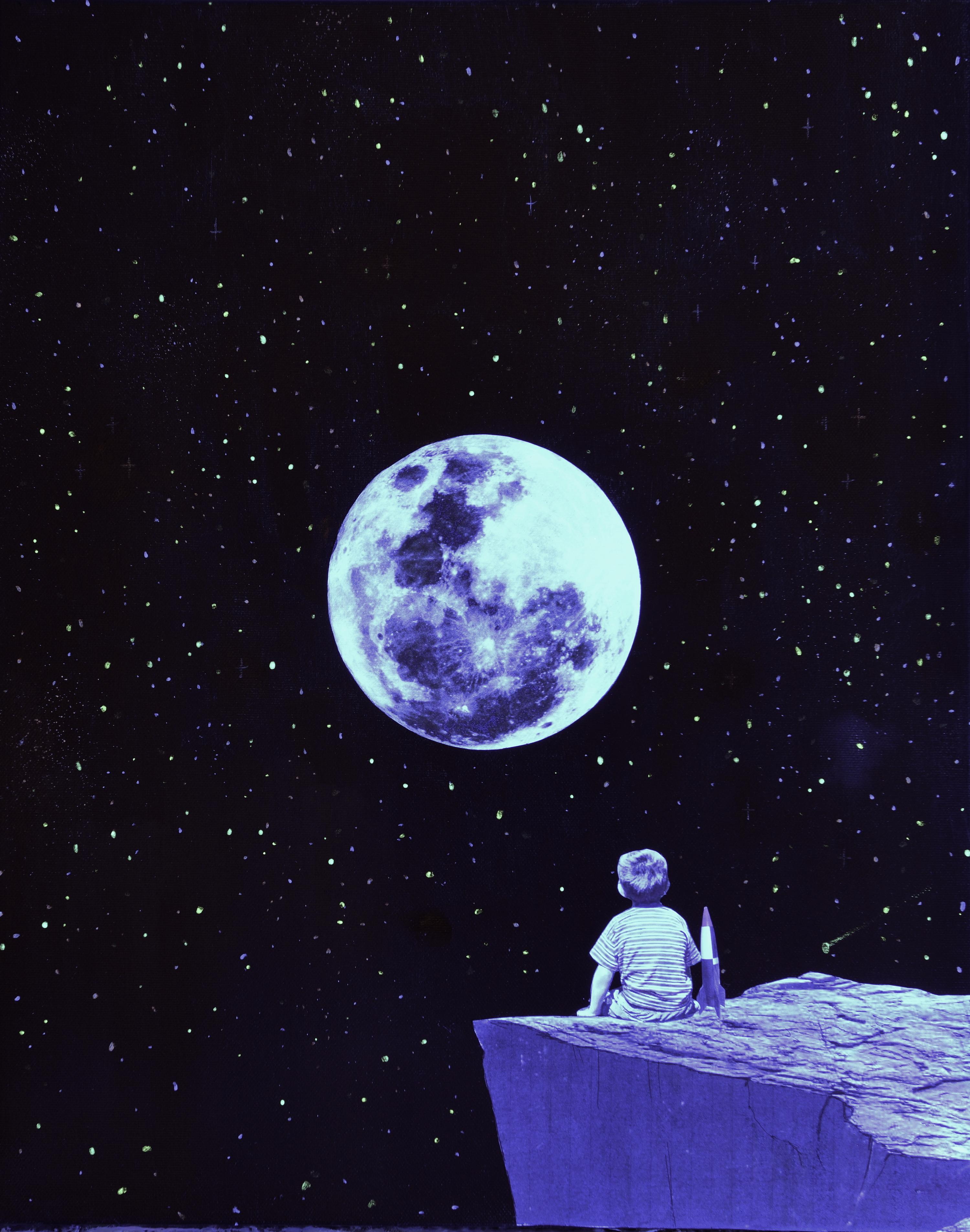 Launch – Kleiner Junge, der den Vollmond unter den Sternen betrachtet, Glow In The Dark (Zeitgenössisch), Mixed Media Art, von Veronica Green