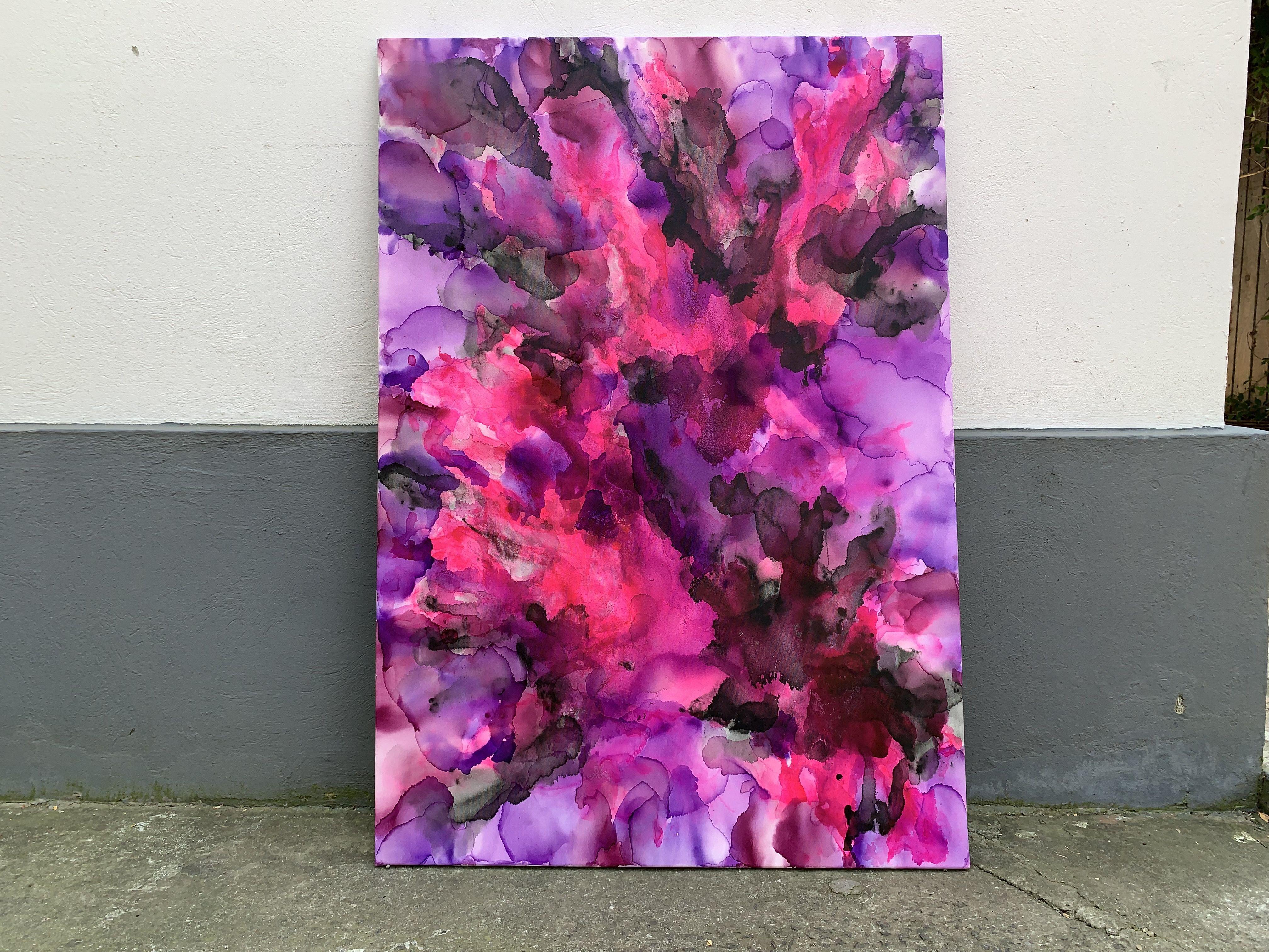 Dipinto originale di FINE ART contemporanea, acrilico su tela 100% cotone.    Titolo: Fiamma Viola 13, 2021  Dimensioni 45''x 31