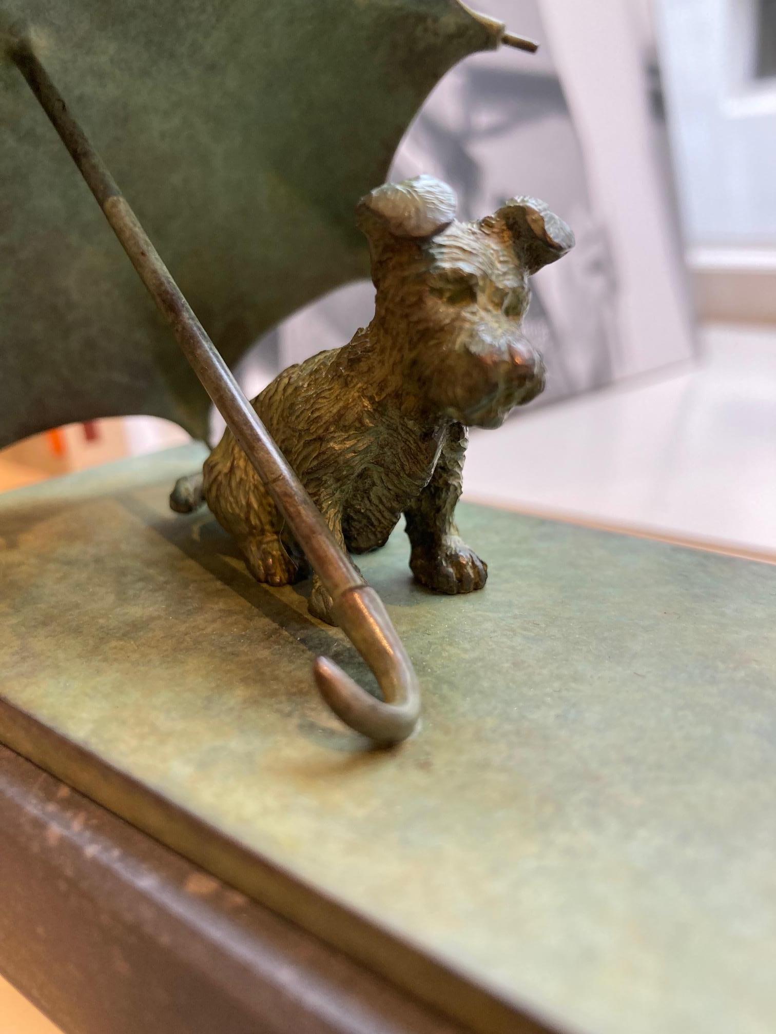 On se Connait Bronze Sculpture Dogs Umbrella Green Patina Contemporary In Stock  - Gold Figurative Sculpture by Veronique Clamot