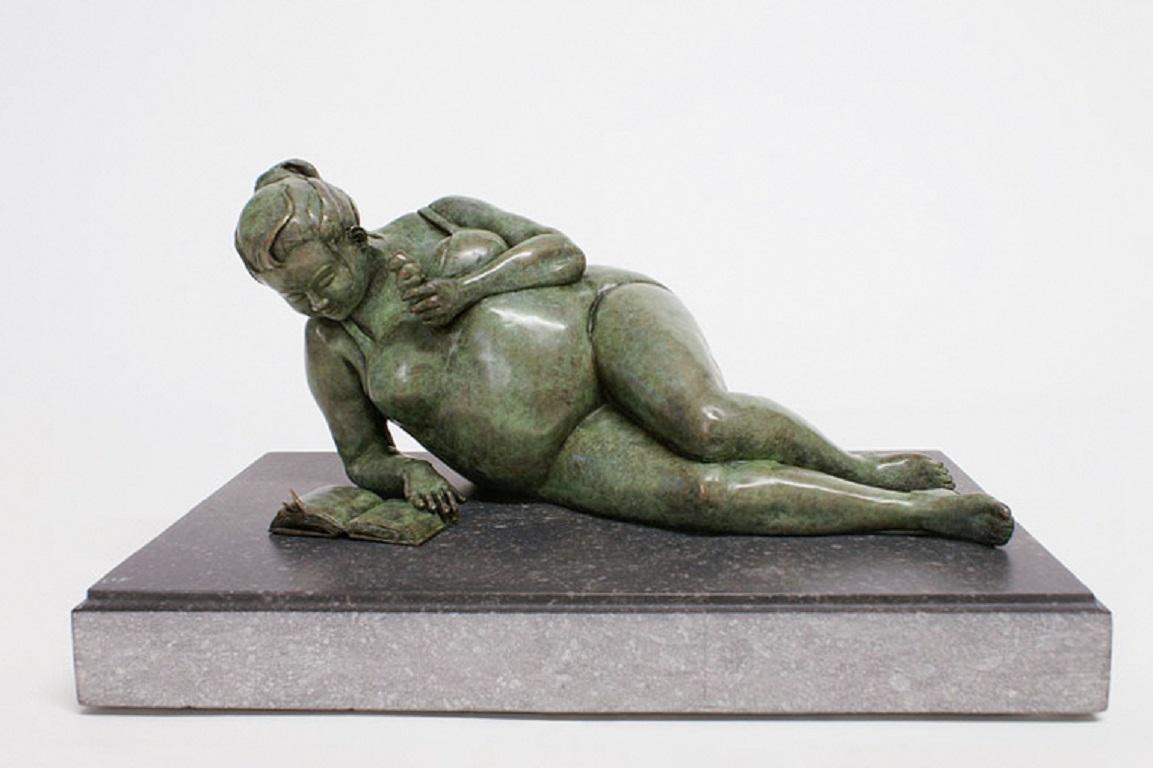 Veronique Clamot Figurative Sculpture - Une Histoire Passionante - Story with Passion Bronze Sculpture Reading In Stock