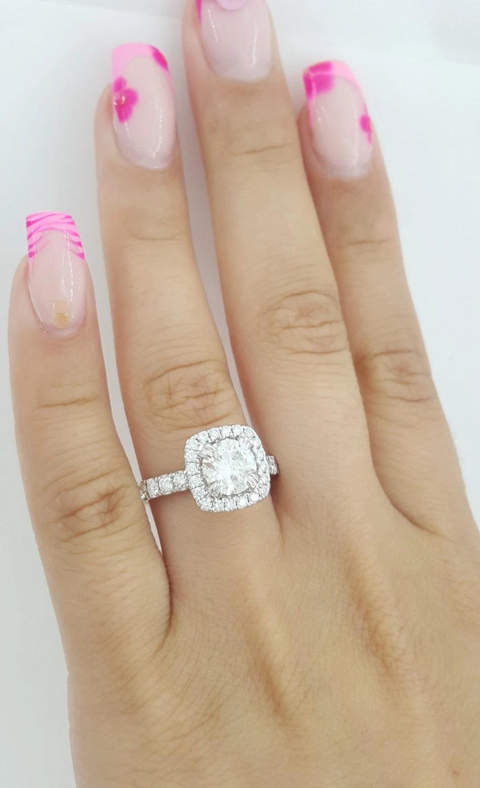 Verragio Anillo de compromiso con halo de diamantes brillantes redondos de 2,32 quilates Corte redondo en venta