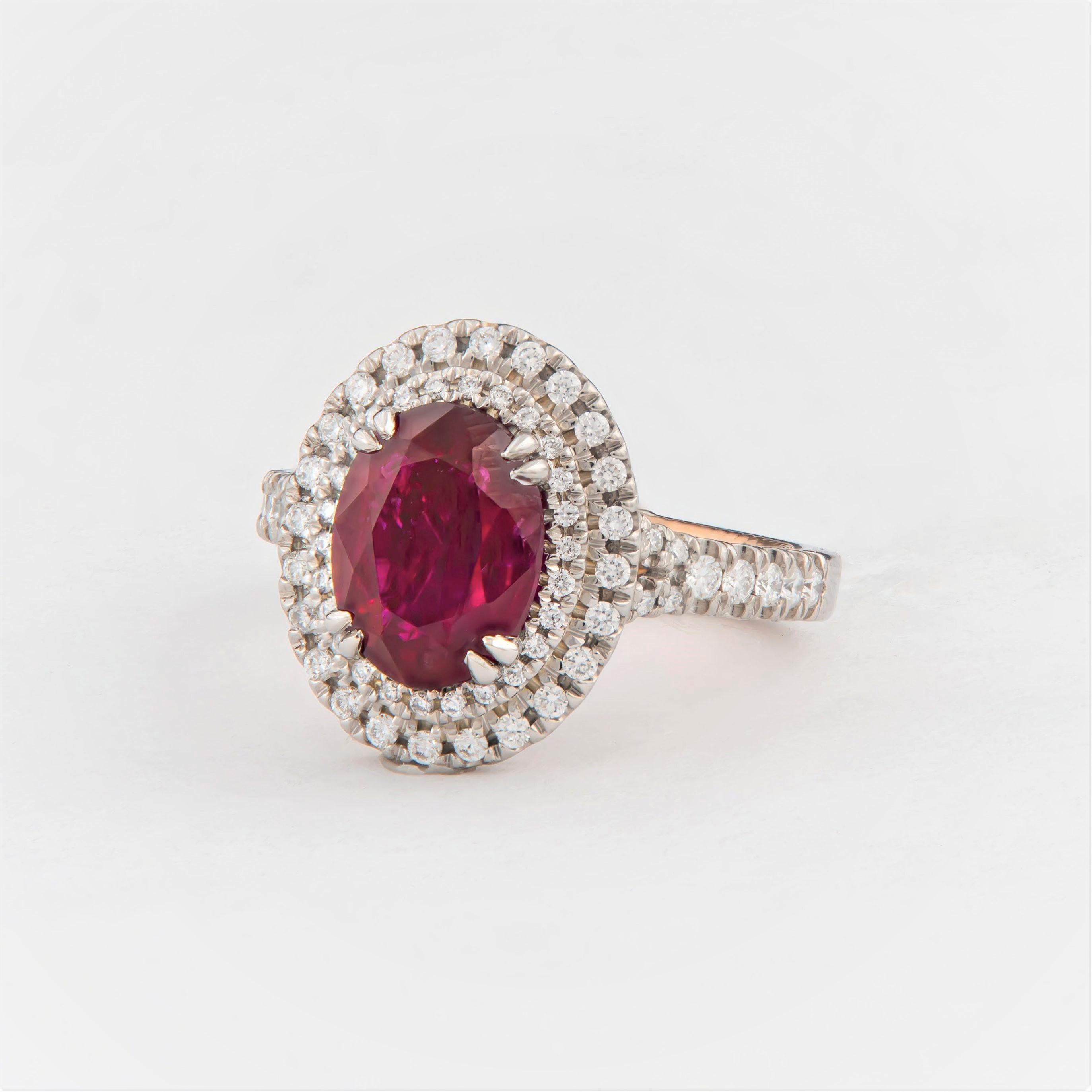 Verragio, bague de fiançailles avec double halo de diamants et rubis de taille ovale de 2,62 carats certifié GIA en vente 1