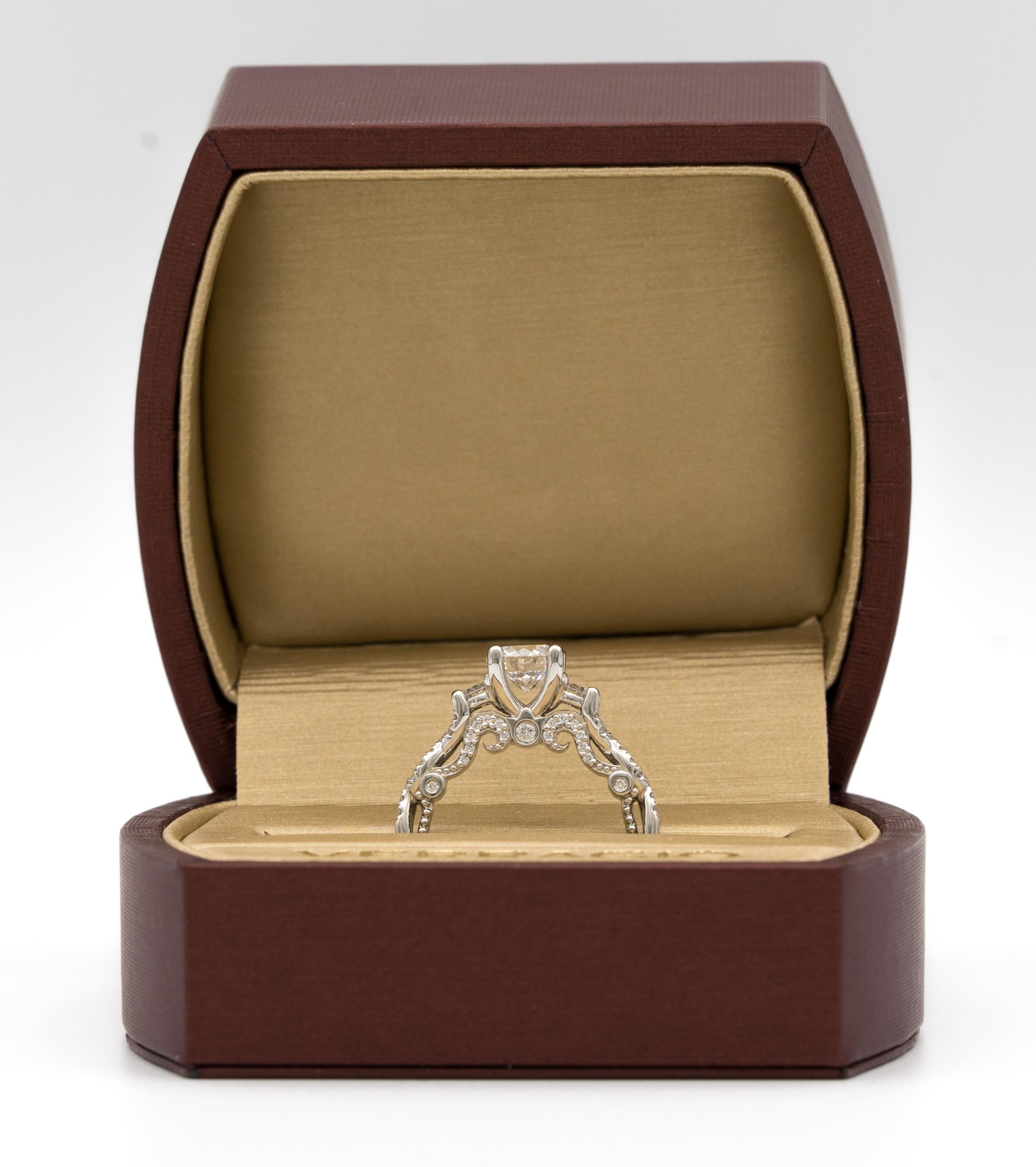Contemporary Verragio Engagement Ring with 1.01 Carat Round Brilliant Centre in Platinum