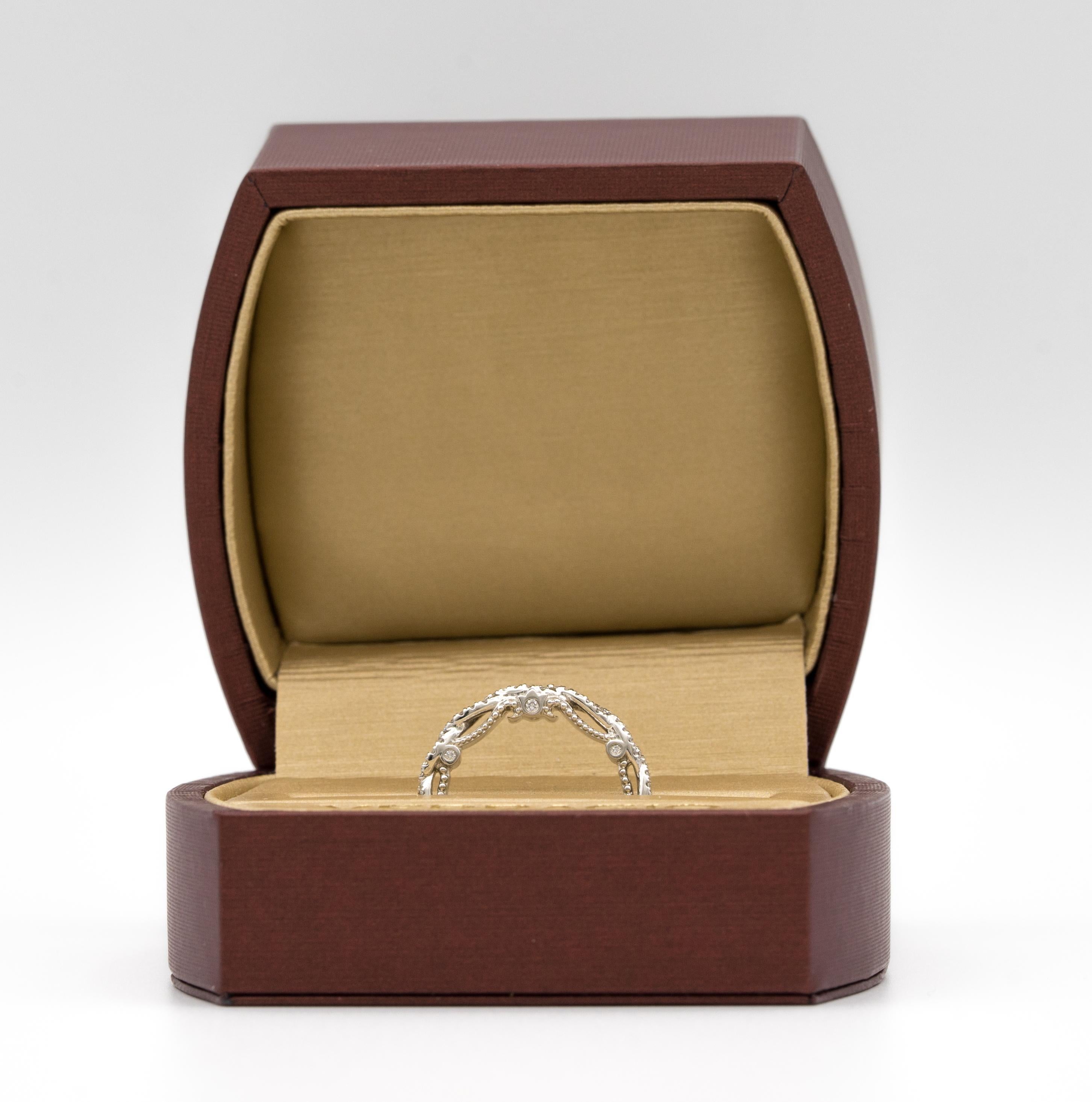 Verragio Engagement Ring with 1.01 Carat Round Brilliant Centre in Platinum 3