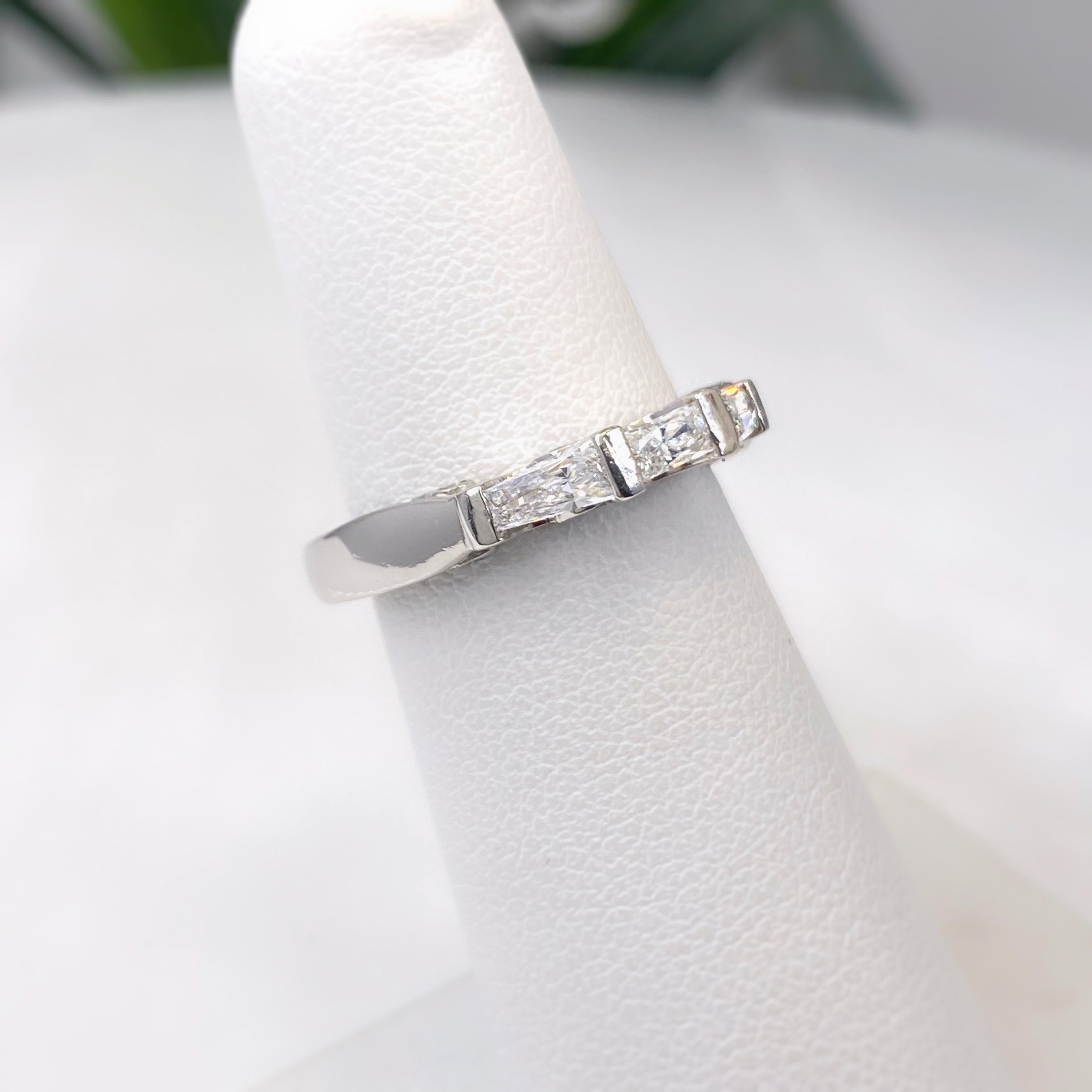 Verragio Platinum Paradiso Baguette Diamond Wedding Band Platinum In Excellent Condition In San Diego, CA