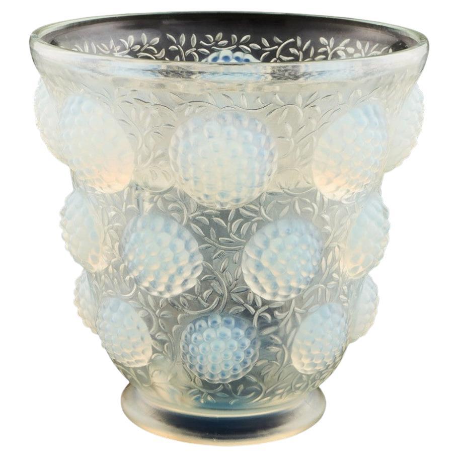 Verrerie D'Andelys Glass Vase Les Cabochons c1930