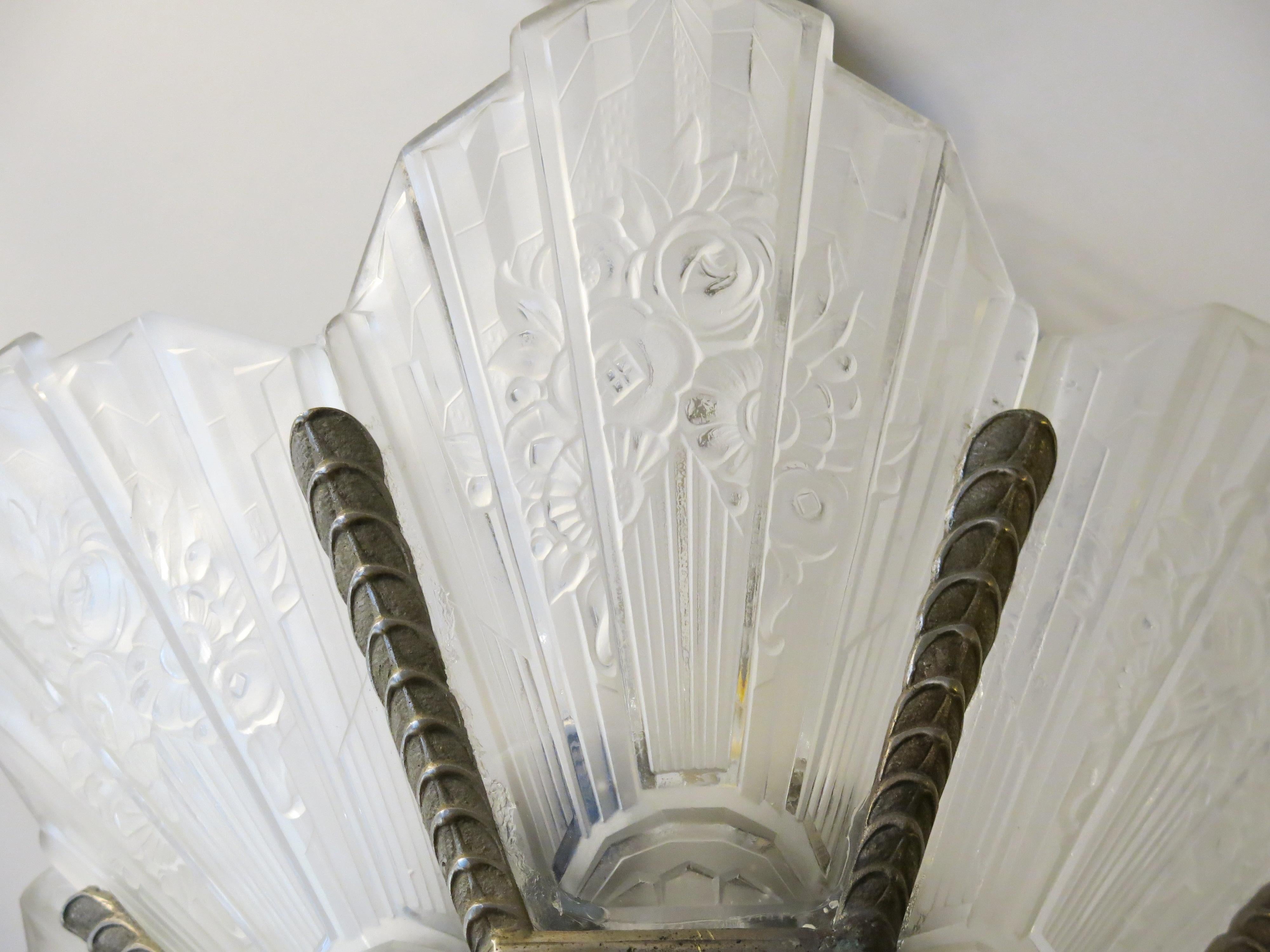 Verriere Des Hanots French Art Deco Pendant Chandelier In Good Condition For Sale In CABA, AR
