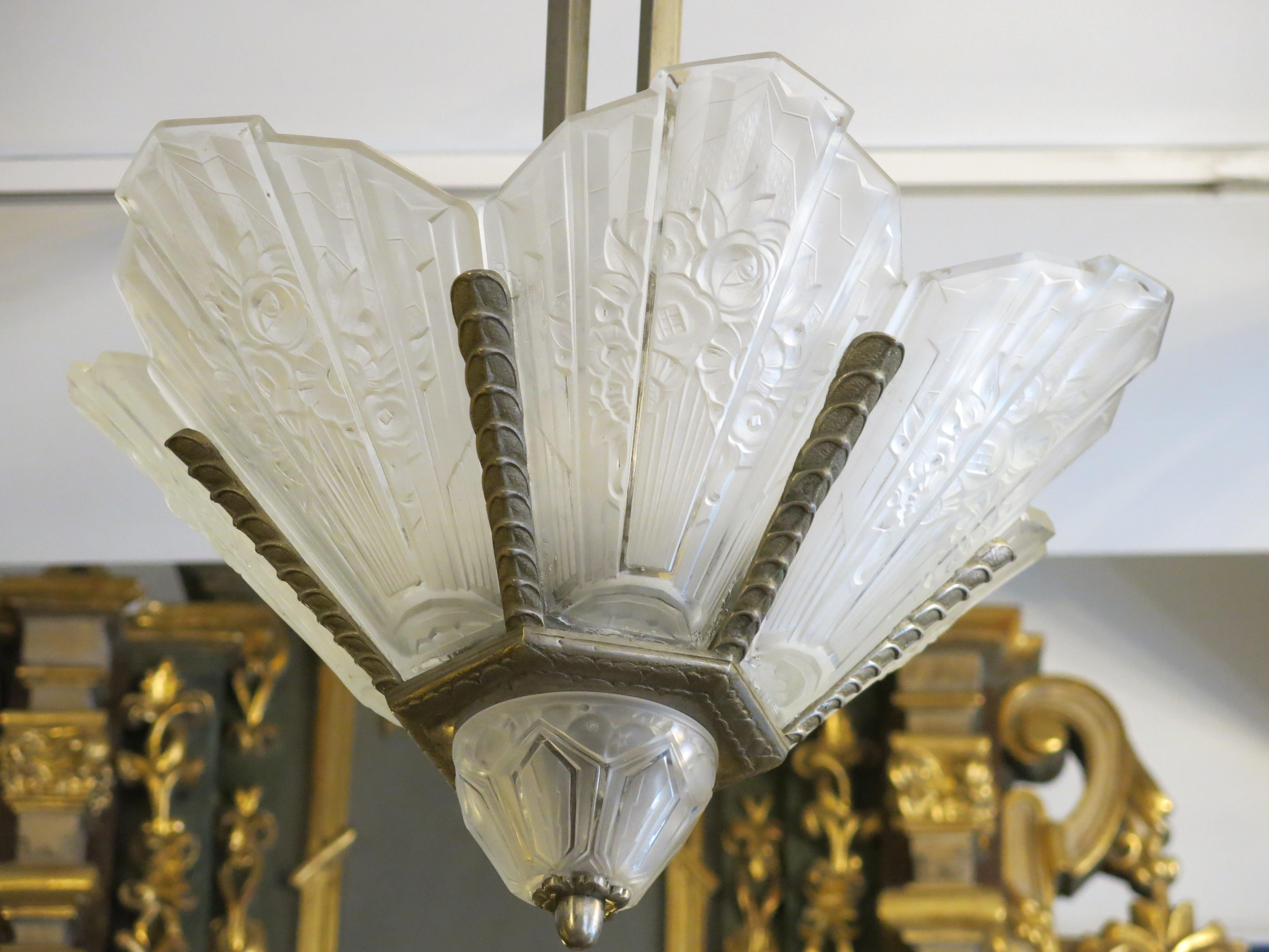 Glass Verriere Des Hanots French Art Deco Pendant Chandelier For Sale