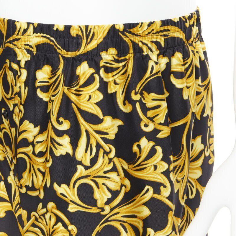 VERSACE 100% silk black gold barocco baroque print boxer shorts IT5 M
Reference: TGAS/B00601
Brand: Versace
Designer: Donatella Versace
Model: Barocco silk boxers
Collection: Barocco
Material: Silk
Color: Black, Gold
Pattern: Floral
Extra Details: