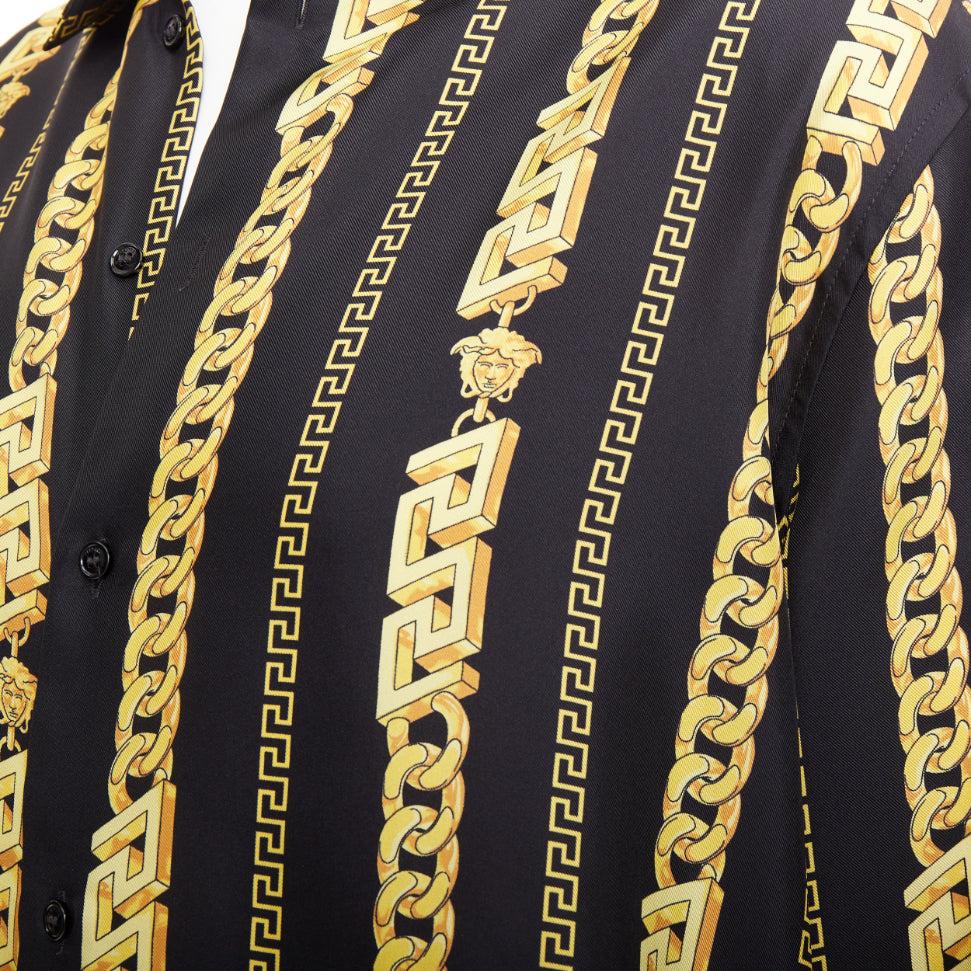 VERSACE 100% soie noire dorée Chaînes Medusa Chemise imprimée à maillons cubains IT54 XXL
Référence : TGAS/F00348
Marque : Versace
Designer : Donatella Versace
Collectional : Chaînes de la Méduse